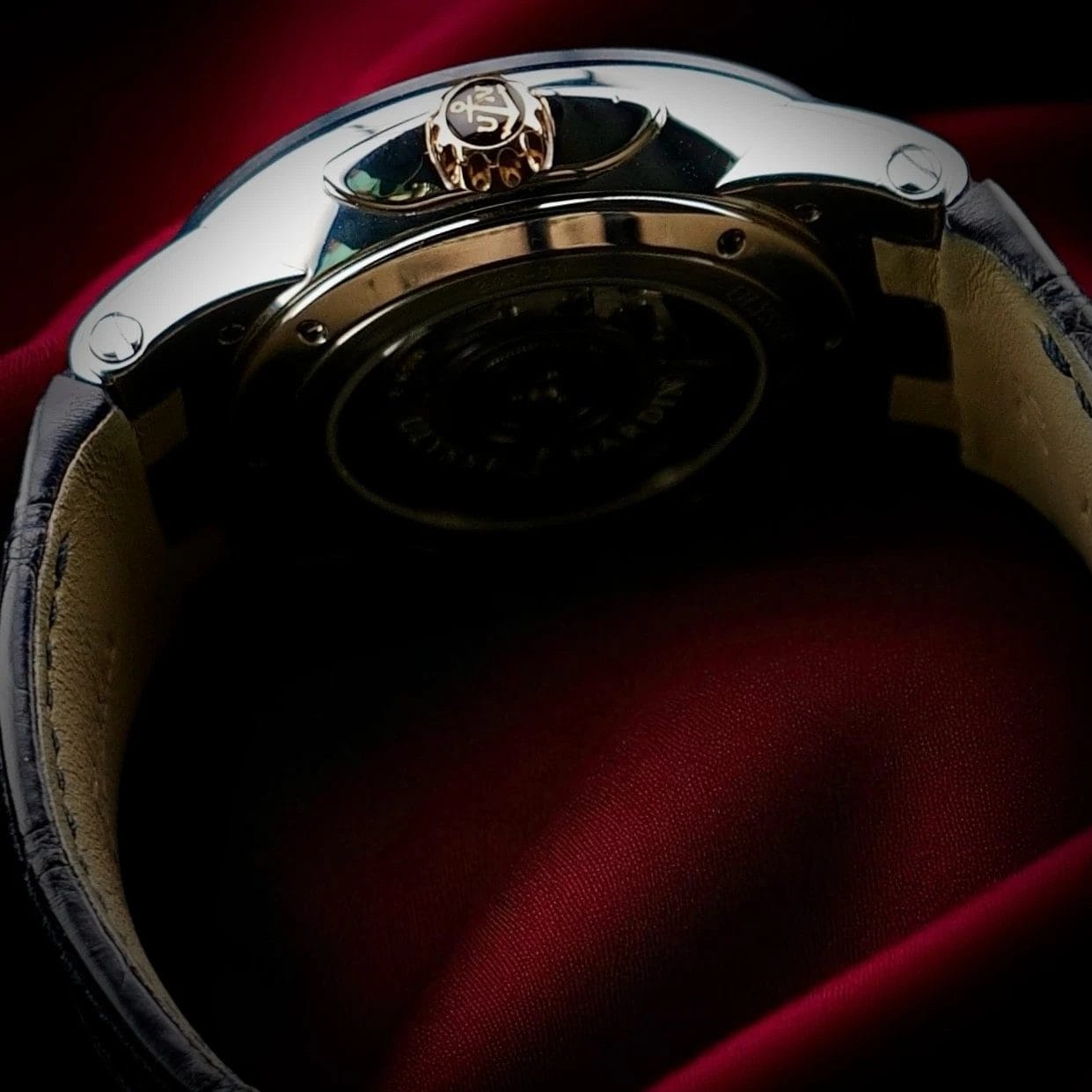 Ulysse Nardin Executive Dual Time UN 243-00/42 43mm, Blue Dial 18k Gold Accents - Image 8