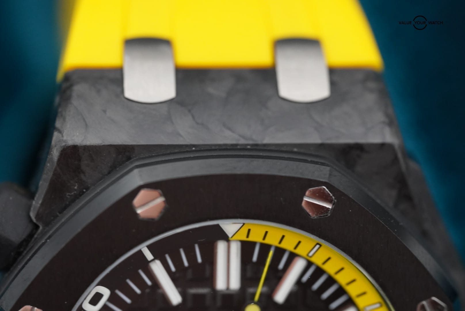 Audemars Piguet Royal Oak Offshore Carbon Diver 15706 au - Image 3