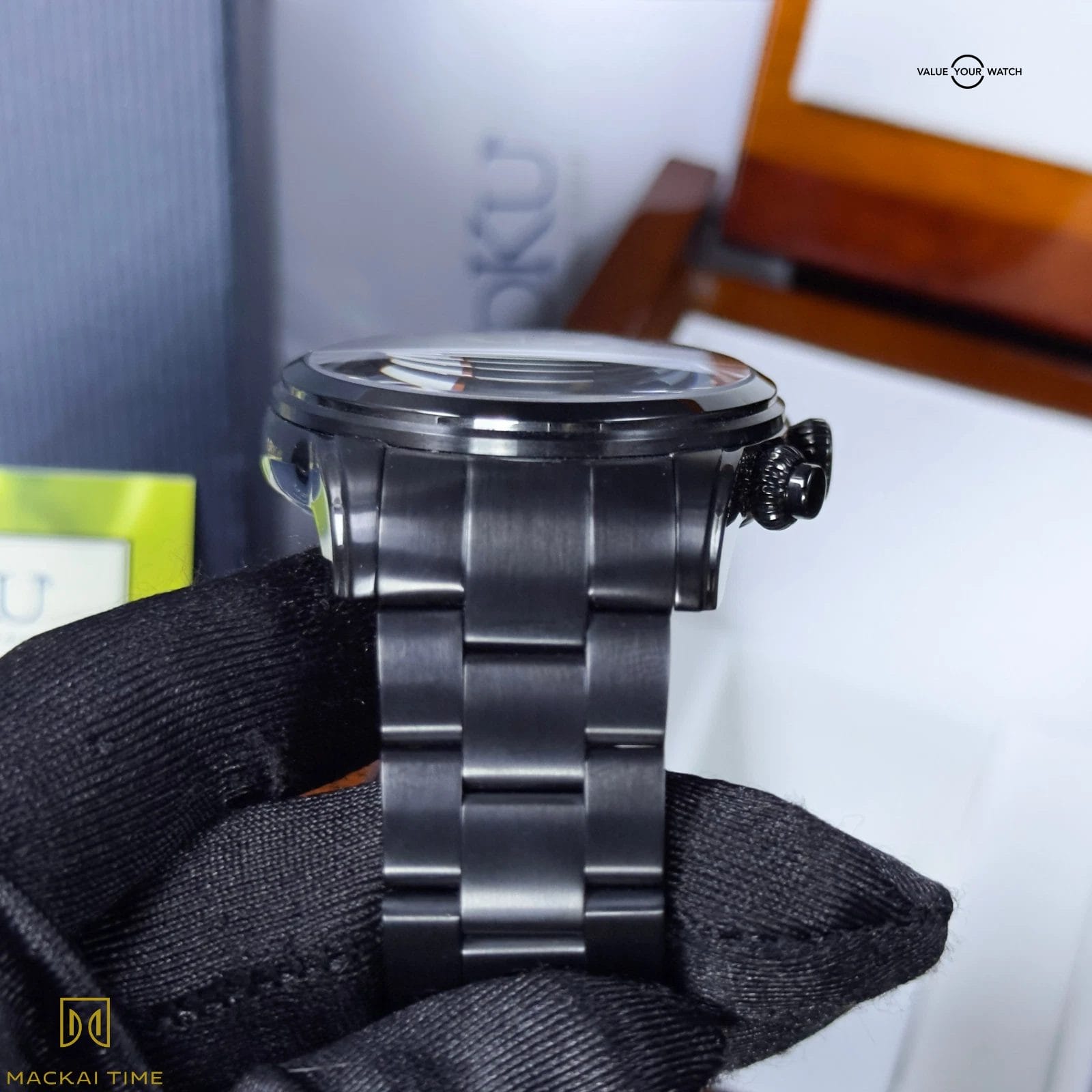 Na Hoku Black Chronograph Rare Hawaiian Koa Wood Dial Complete Set - Steel Watch - Image 5