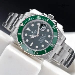 Rolex Submariner Date “Hulk” Oystersteel Ceramic Green Dial 40 116610LV Full Set