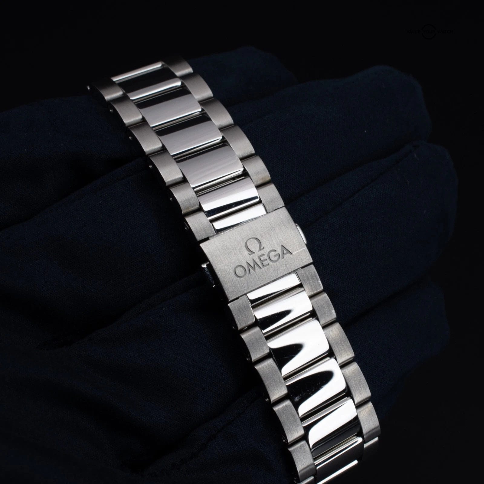 Omega Seamaster Aqua Terra 38mm Green Dial, Ref. 220.10.38.20.10.001 w/ B&P - Image 3