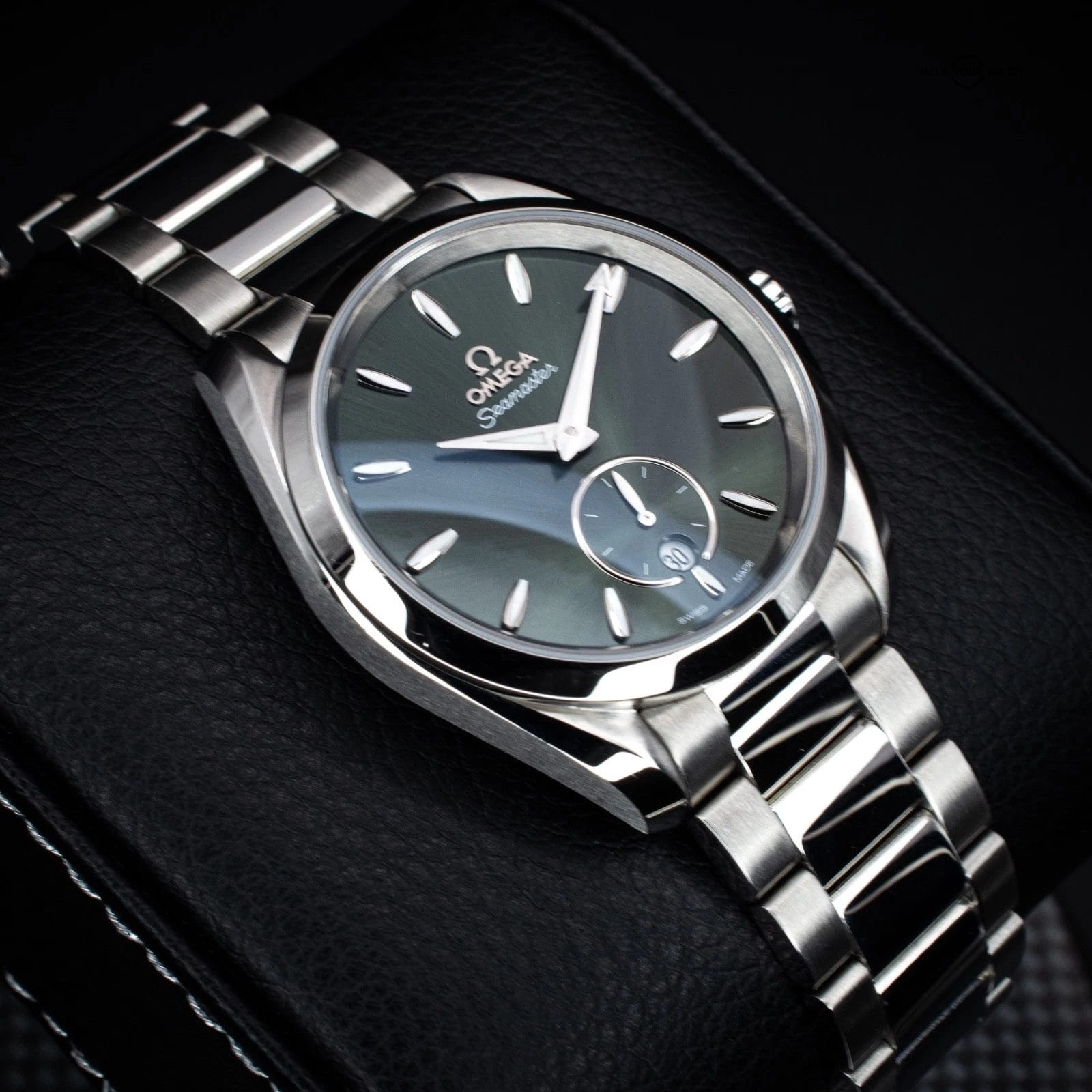 Omega Seamaster Aqua Terra 38mm Green Dial, Ref. 220.10.38.20.10.001 w/ B&P - Image 15