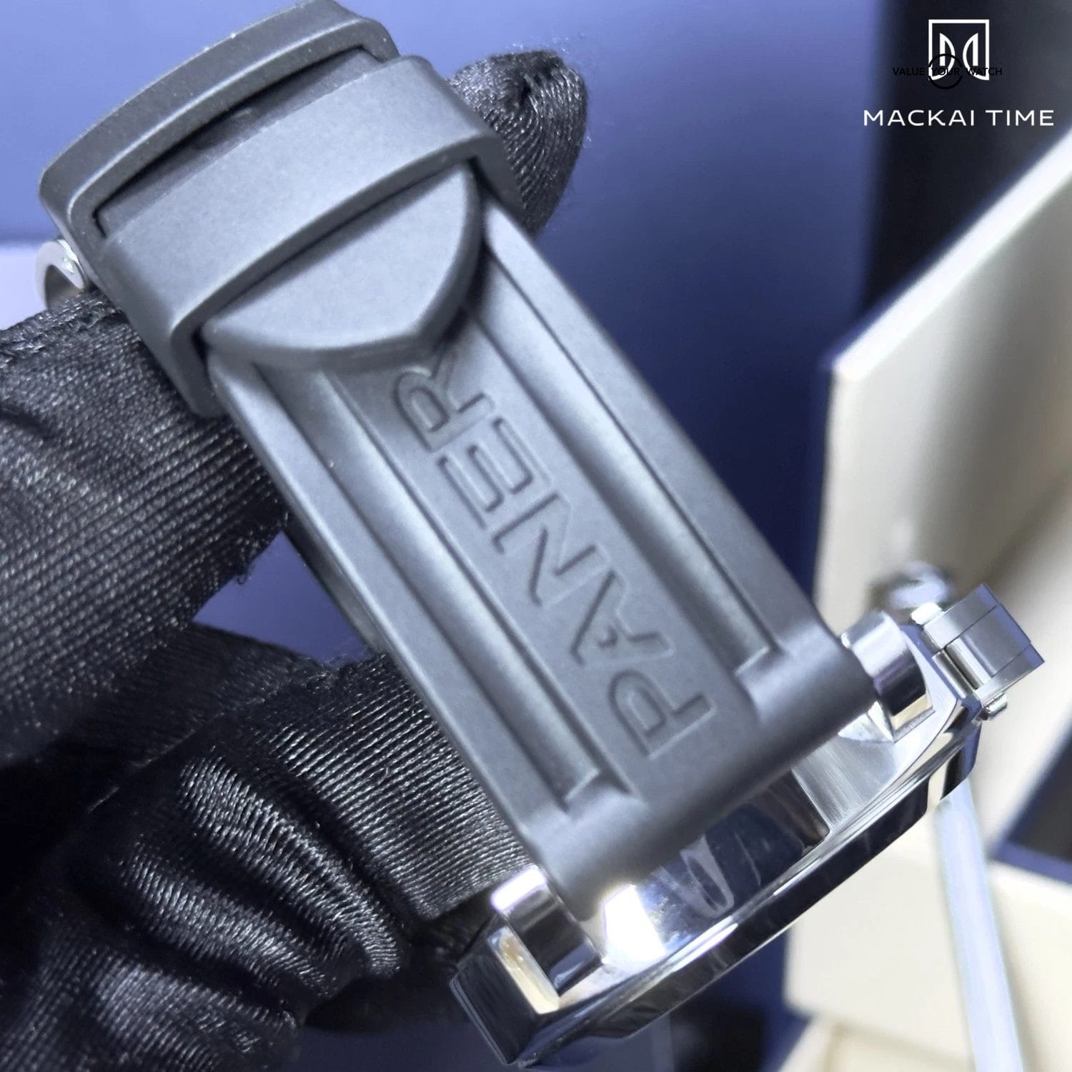 Panerai Luminor Base Logo White Dial Steel PAM01087 2025 Full Set w Extra Strap - Image 14