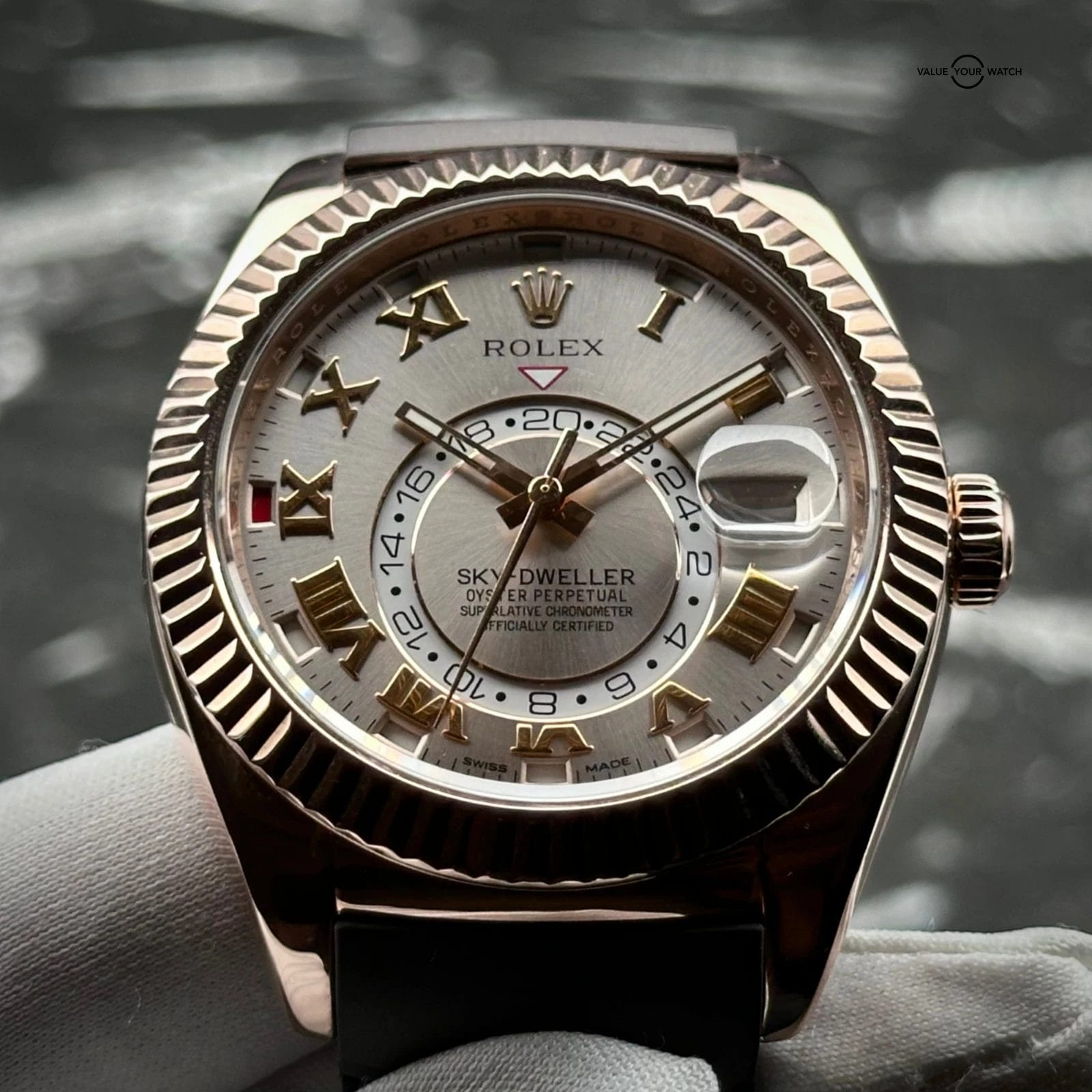 Rolex Sky-Dweller Rose Gold 326135 18K Rose Gold Sundust 42mm - Image 2