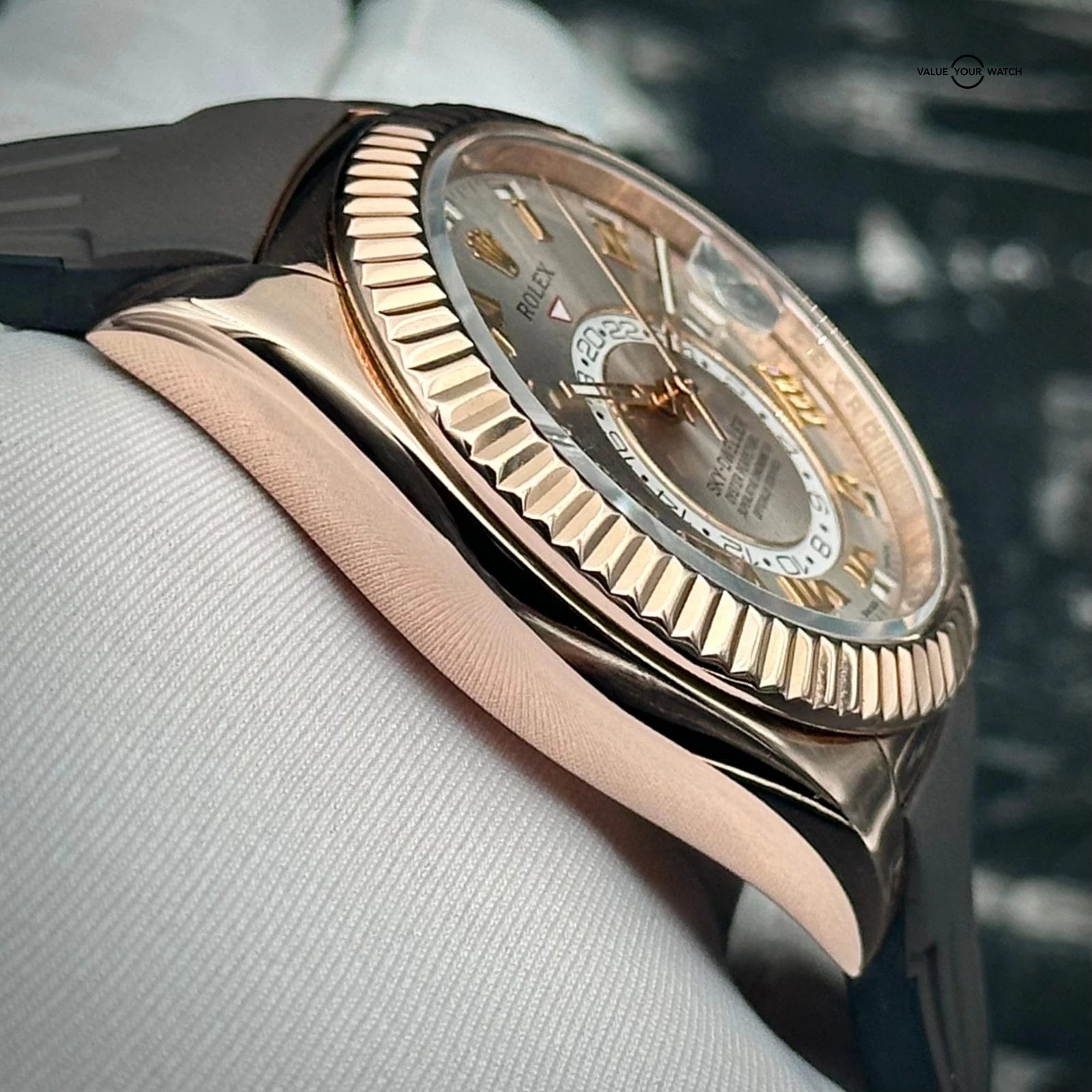 Rolex Sky-Dweller Rose Gold 326135 18K Rose Gold Sundust 42mm - Image 20