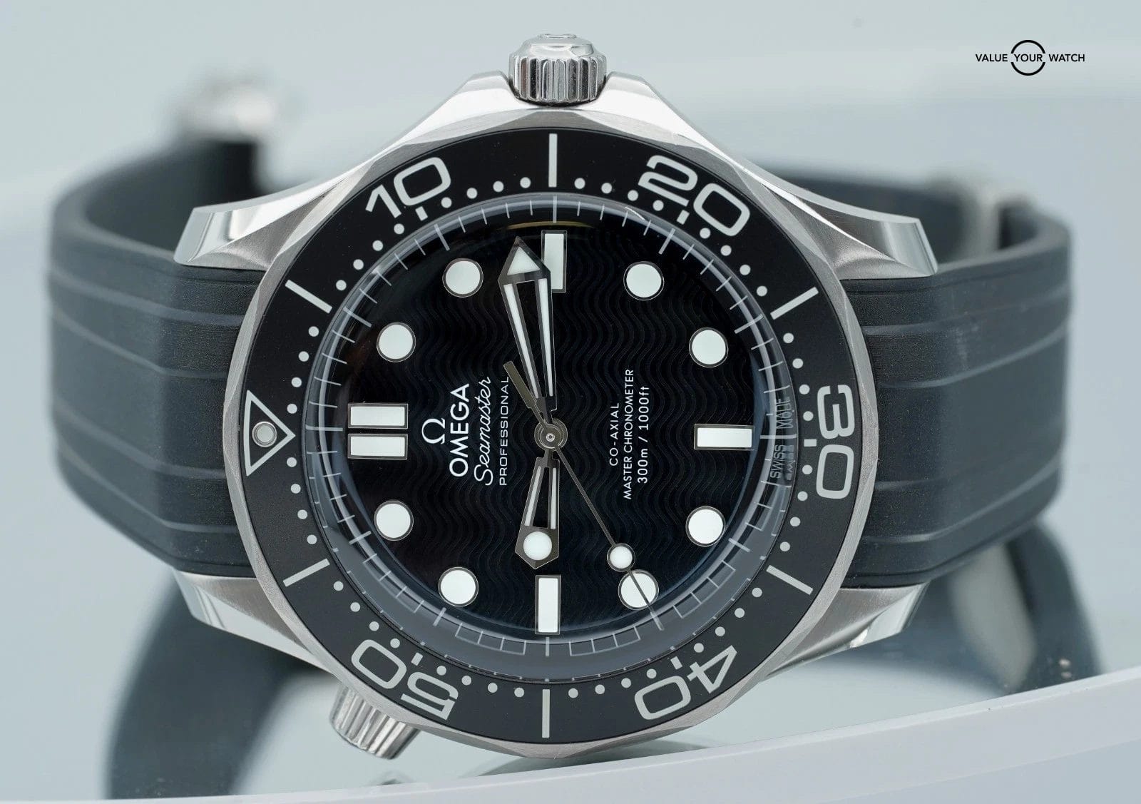 2025 Omega Seamaster Diver 300 M Black Dial 42mm 210.32.42.20.01.003 BOX/PAPERS! - Image 2