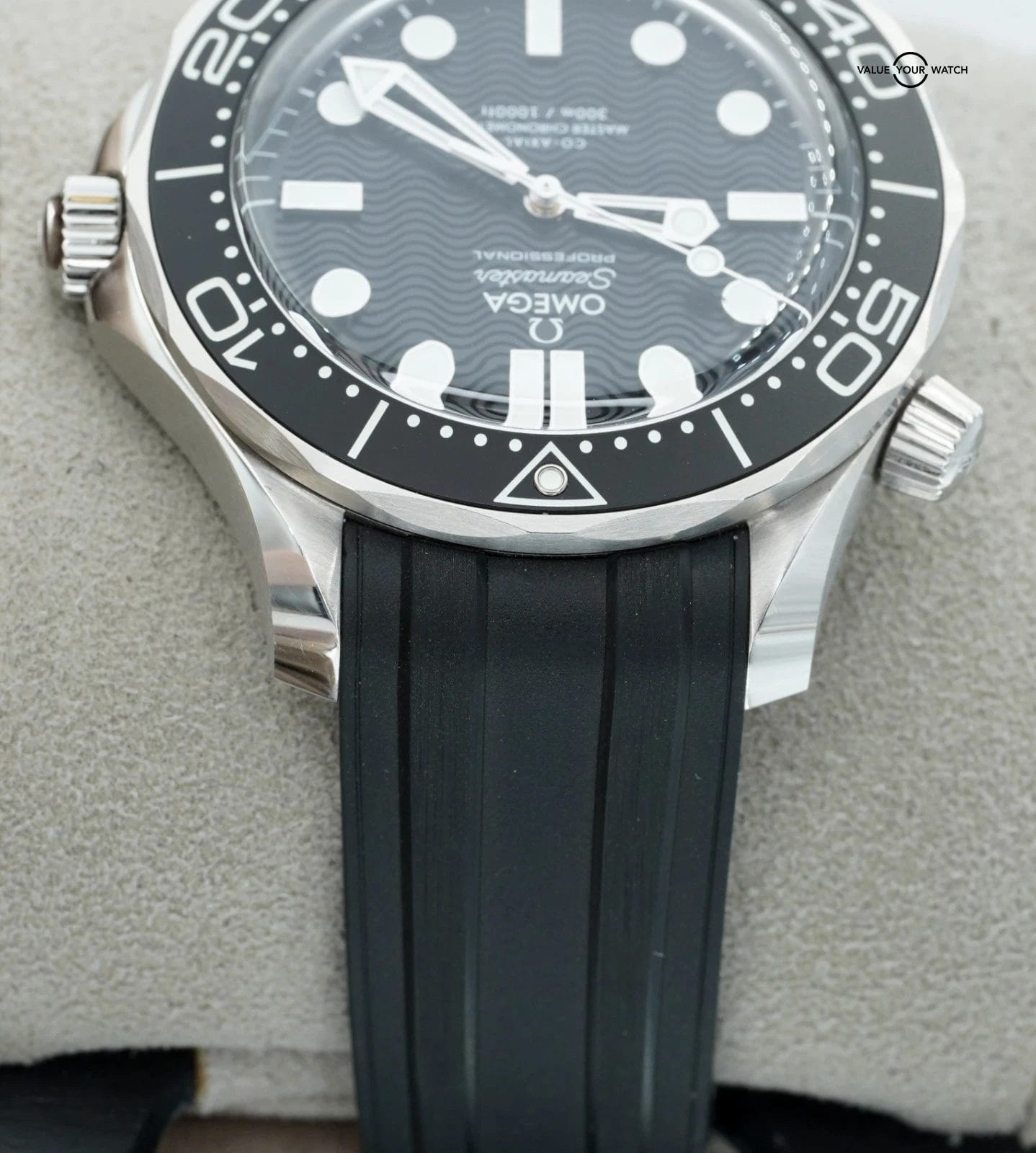 2025 Omega Seamaster Diver 300 M Black Dial 42mm 210.32.42.20.01.003 BOX/PAPERS! - Image 7