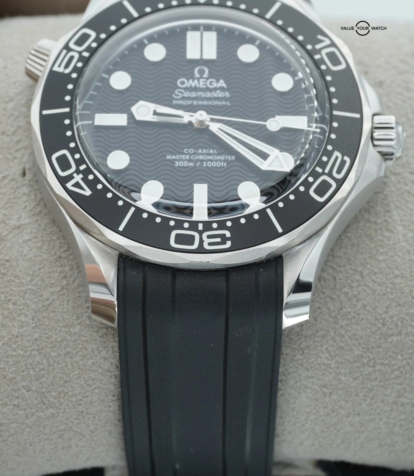 2025 Omega Seamaster Diver 300 M Black Dial 42mm 210.32.42.20.01.003 BOX/PAPERS! - Image 8