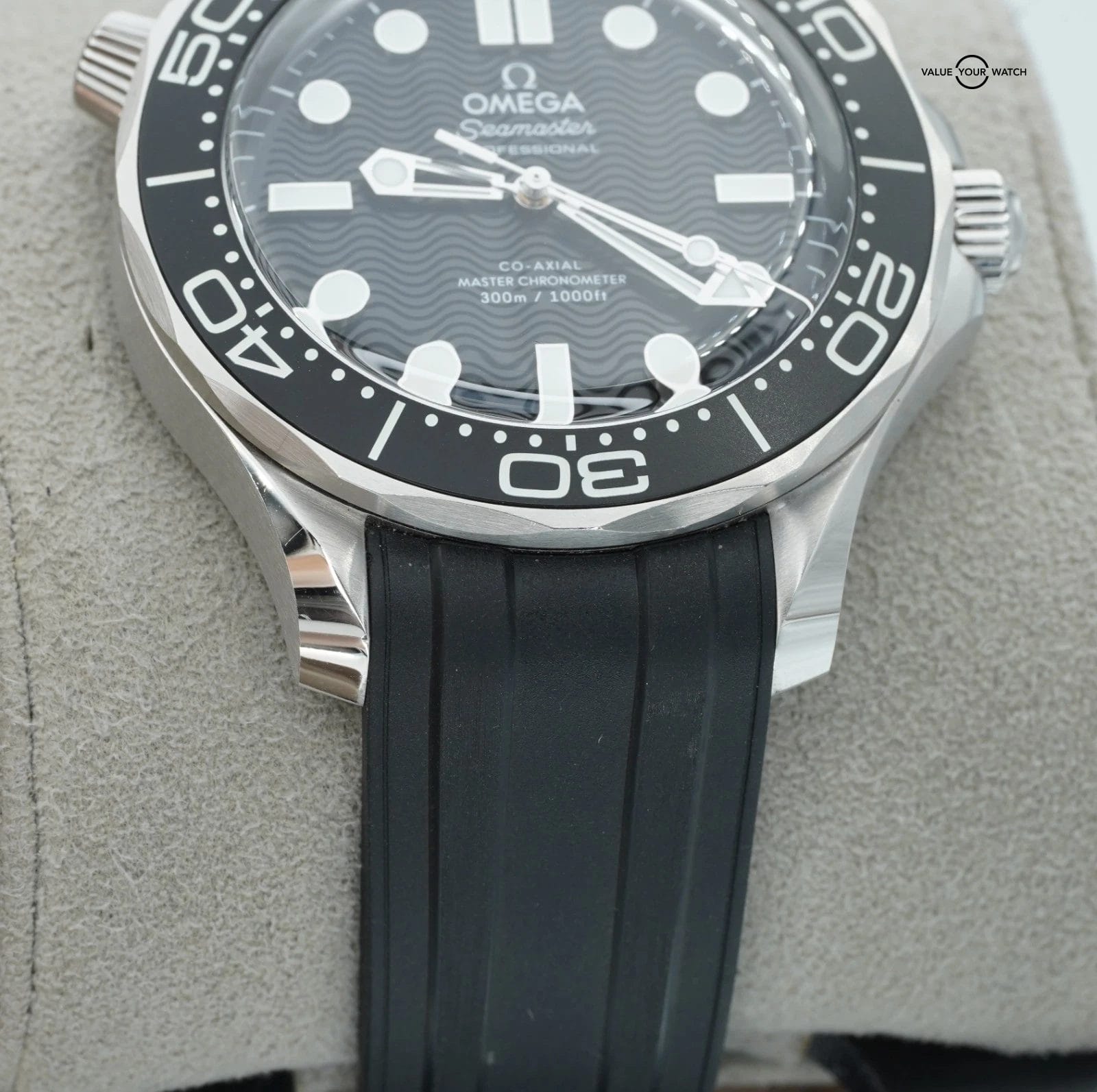 2025 Omega Seamaster Diver 300 M Black Dial 42mm 210.32.42.20.01.003 BOX/PAPERS! - Image 14