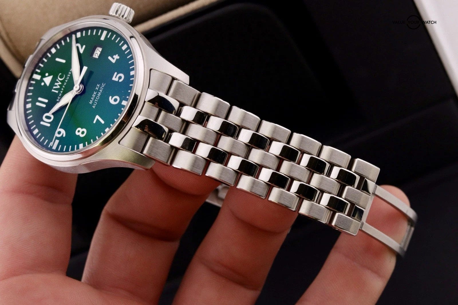 IWC Pilot Mark XX | ref. IW328206 | 2024 Complete Set | Green Dial 5 Link - Image 2