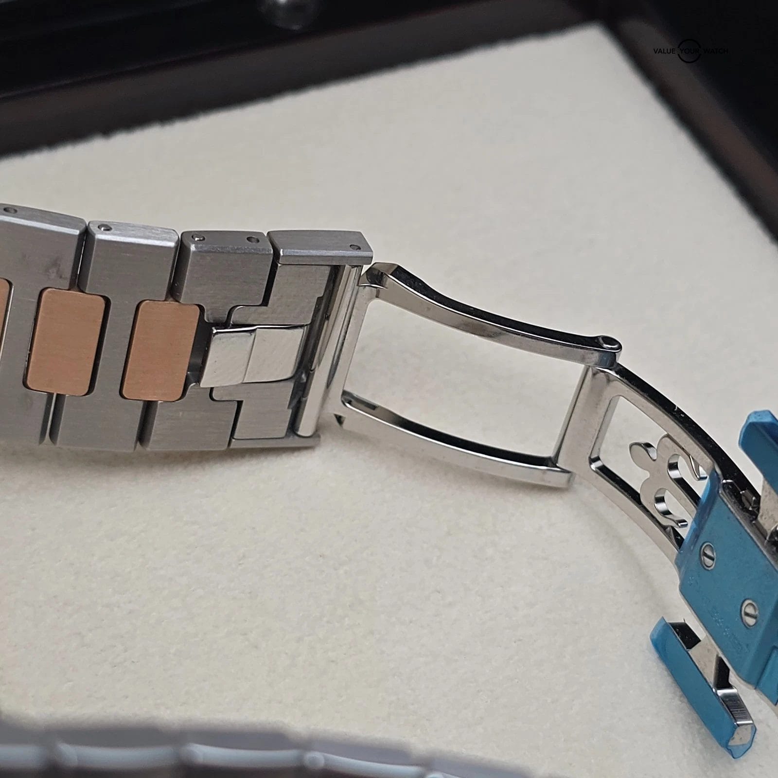 Patek Phillipe Nautilus Flyback Chronograph in 18k Gold/steel, 5980/1AR 2024! - Image 8