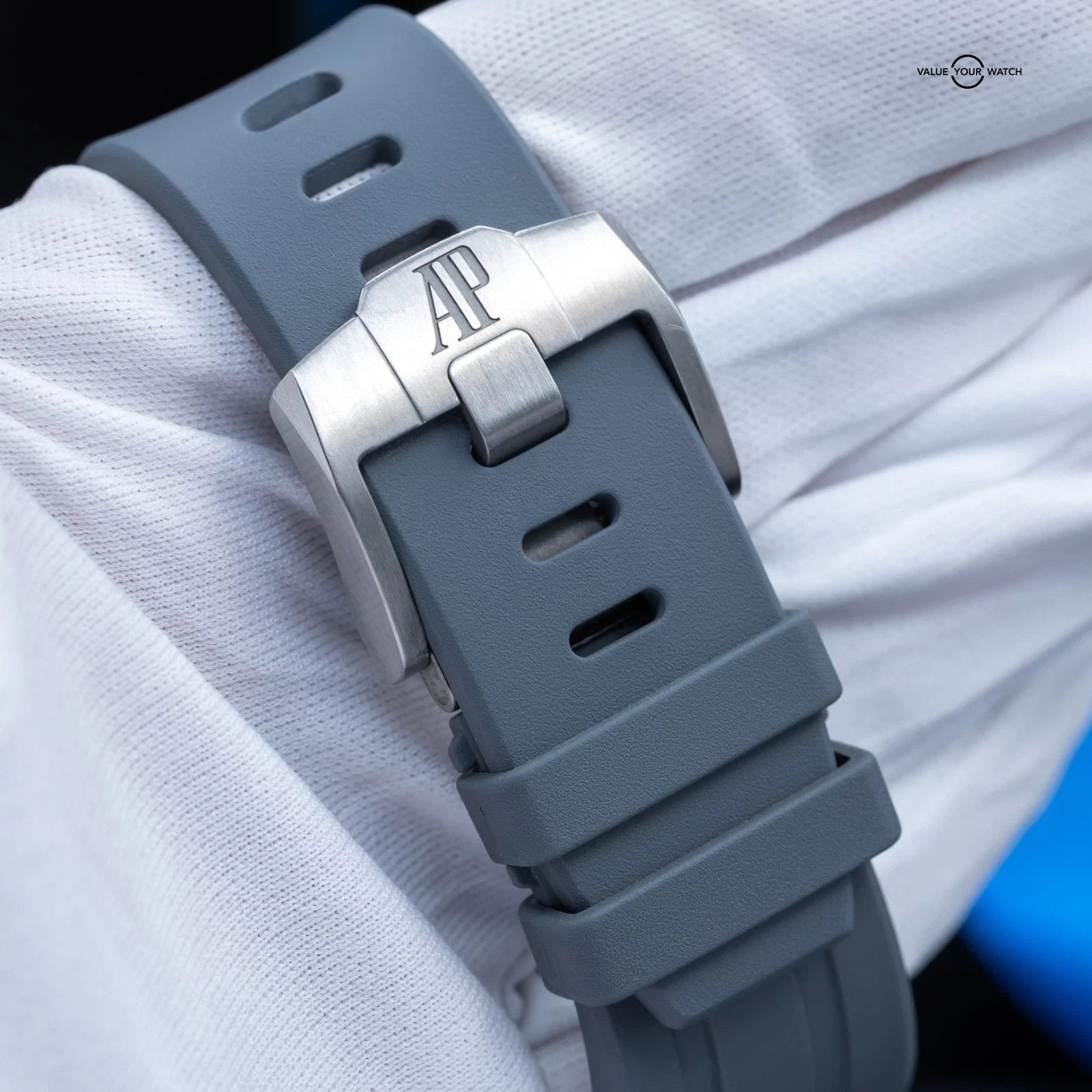 Audemars Piguet Royal Oak Offshore Gray Men's Watch - 26400IO.OO.A004CA.02 - Image 5