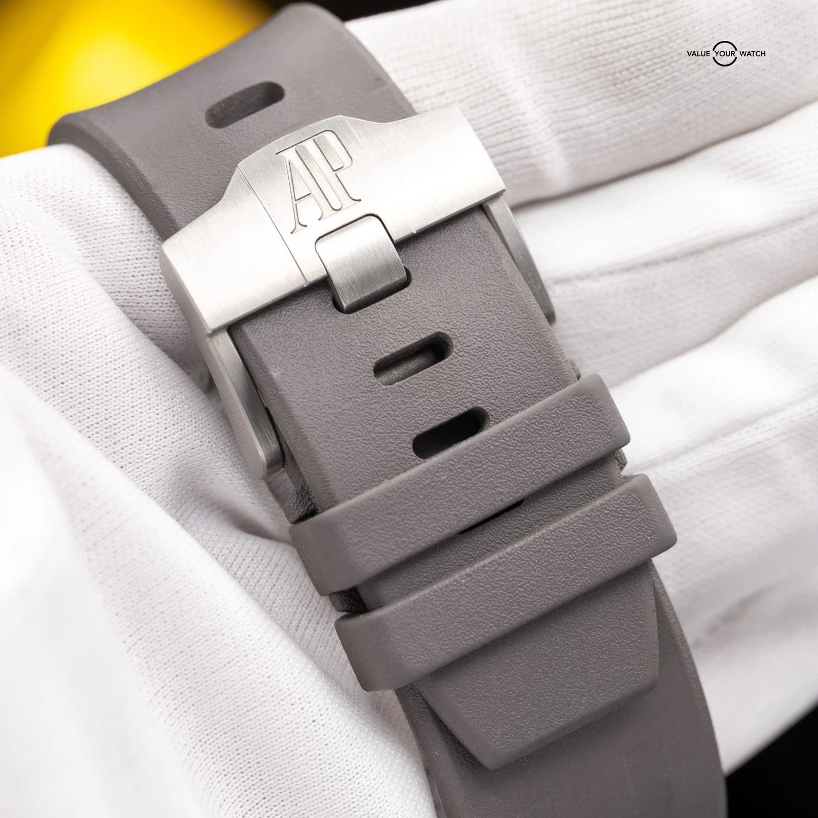 Audemars Piguet Royal Oak Offshore Gray Men's Watch - 26400IO.OO.A004CA.02 - Image 9