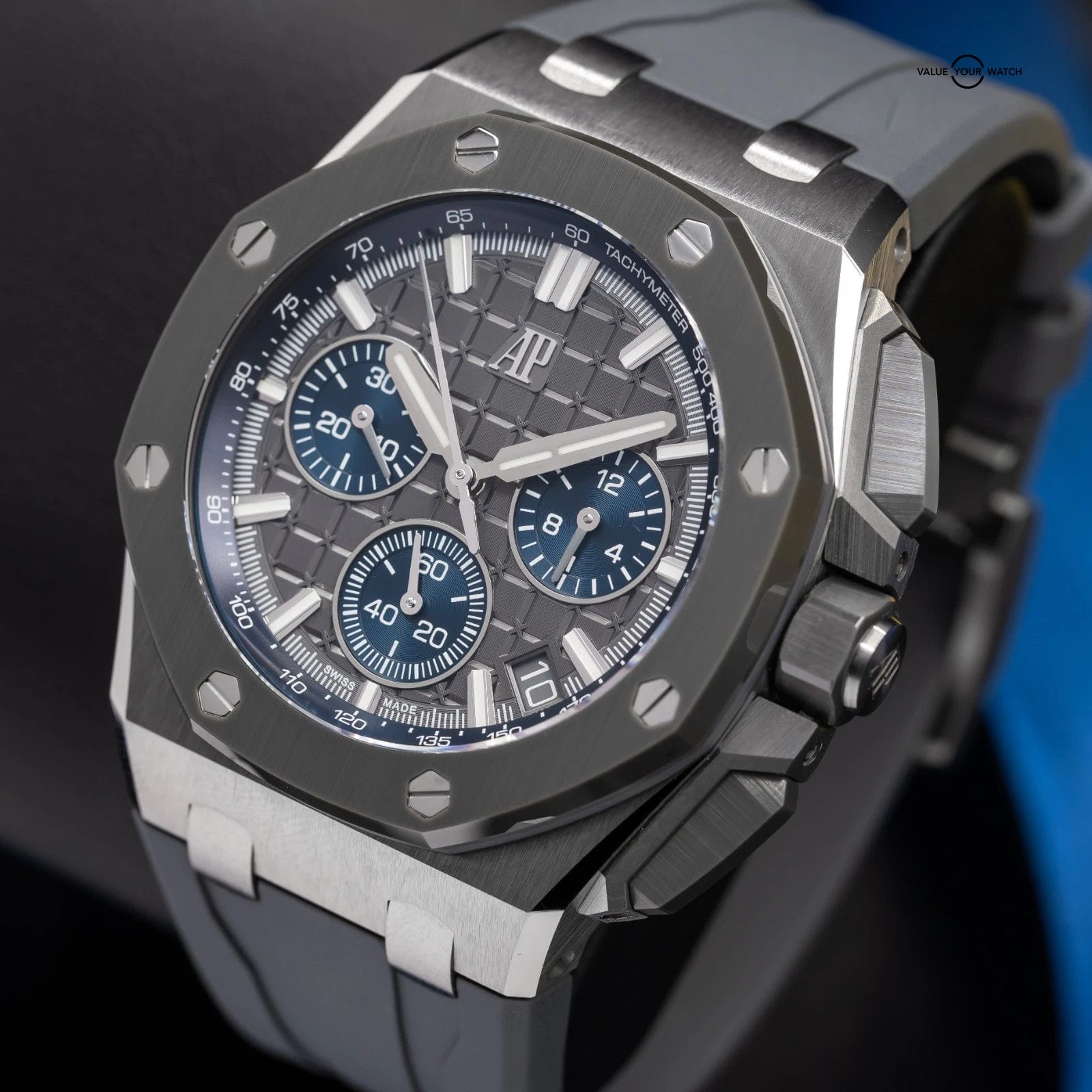 Audemars Piguet Royal Oak Offshore Chronograph Gray Titanium 26420IO MINT SET! - Image 2