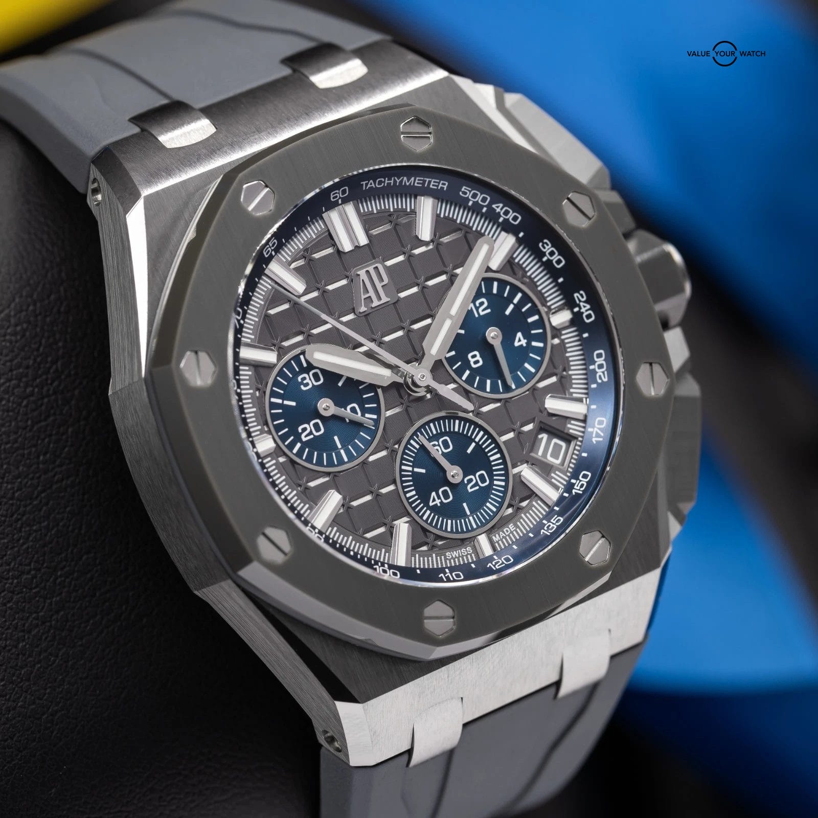 Audemars Piguet Royal Oak Offshore Chronograph Gray Titanium 26420IO MINT SET! - Image 4