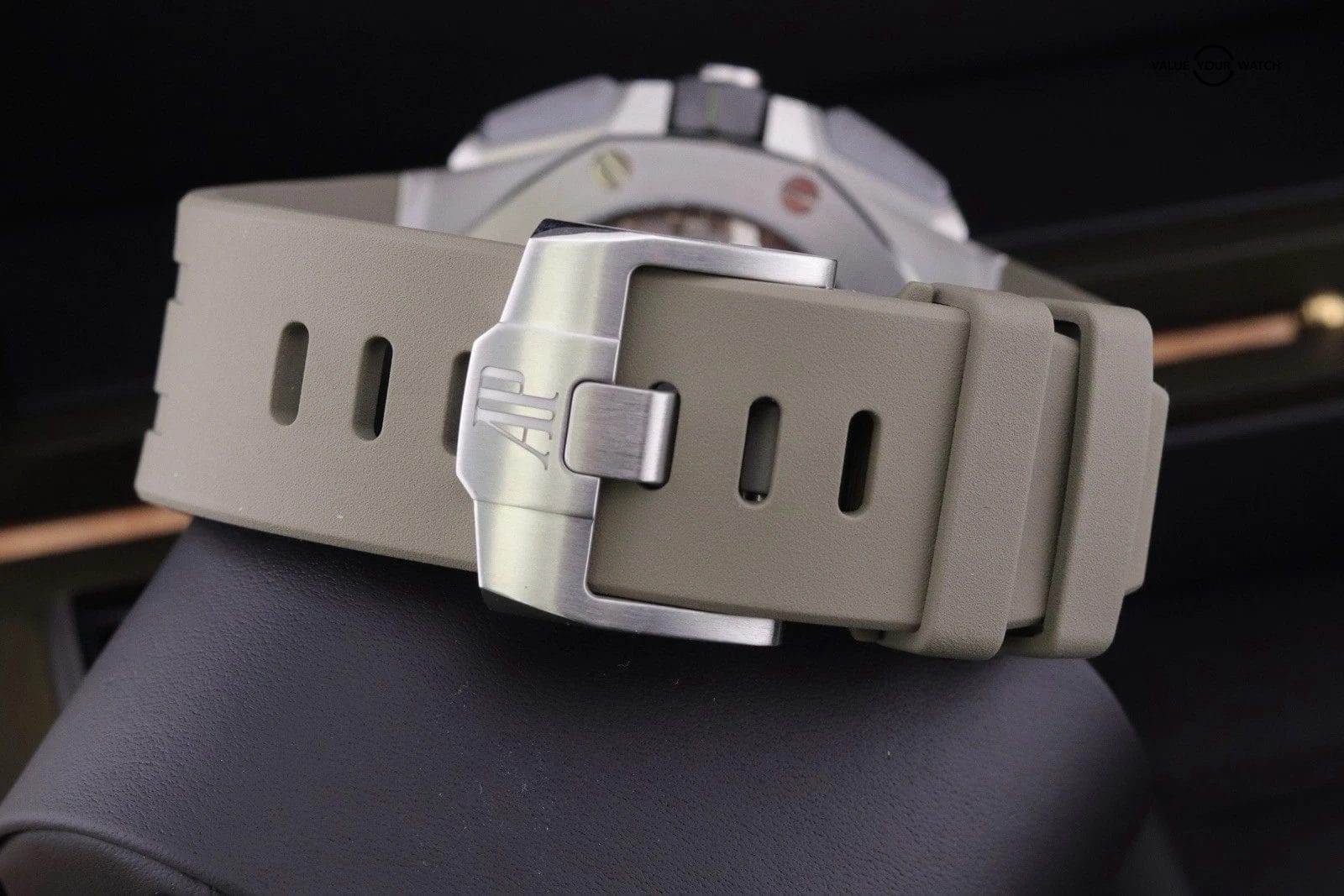 NEW Audemars Piguet Royal Oak Offshore Chrono Smoked Taupe 26420SO.OO.A600CA.01 - Image 4