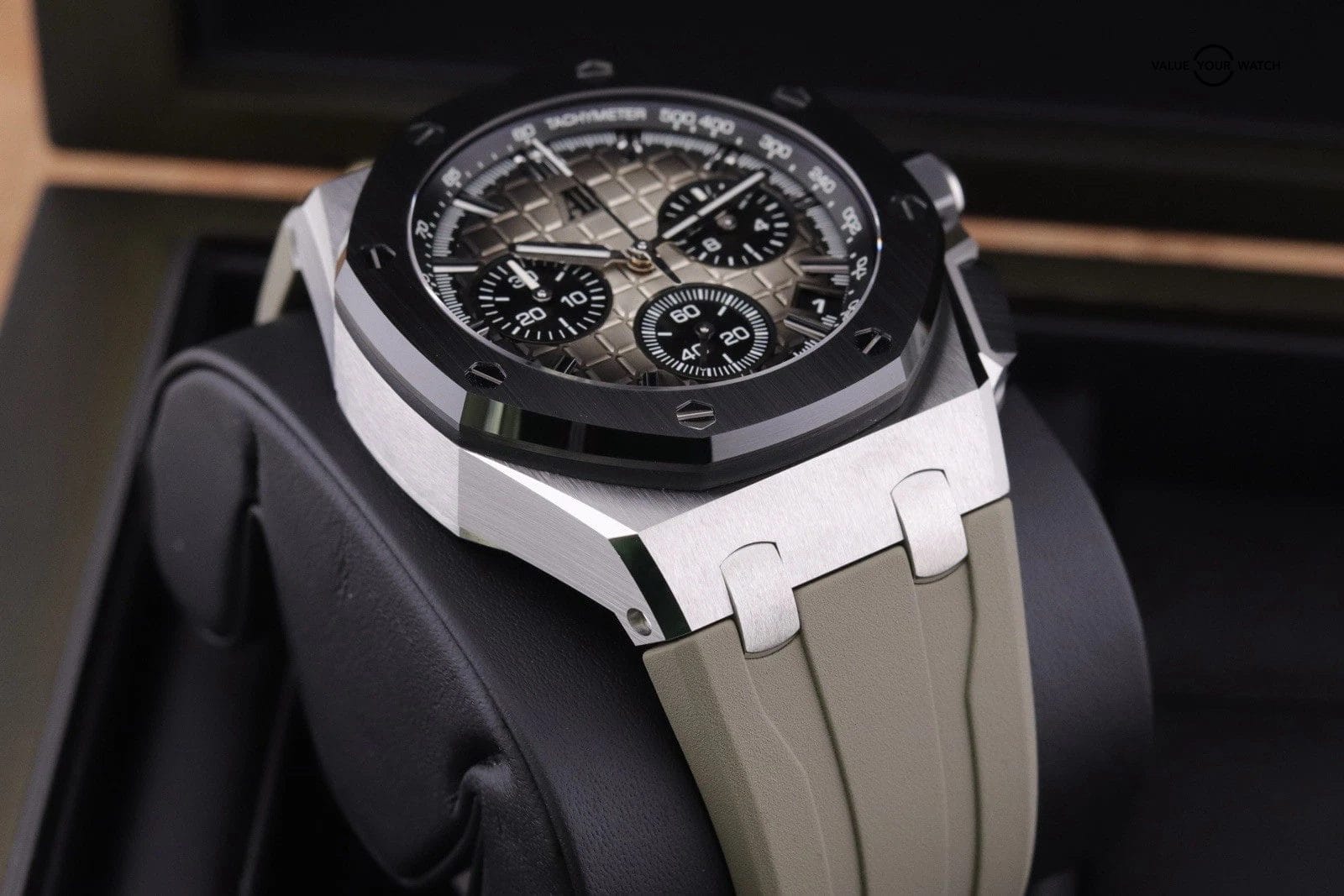 NEW Audemars Piguet Royal Oak Offshore Chrono Smoked Taupe 26420SO.OO.A600CA.01 - Image 7