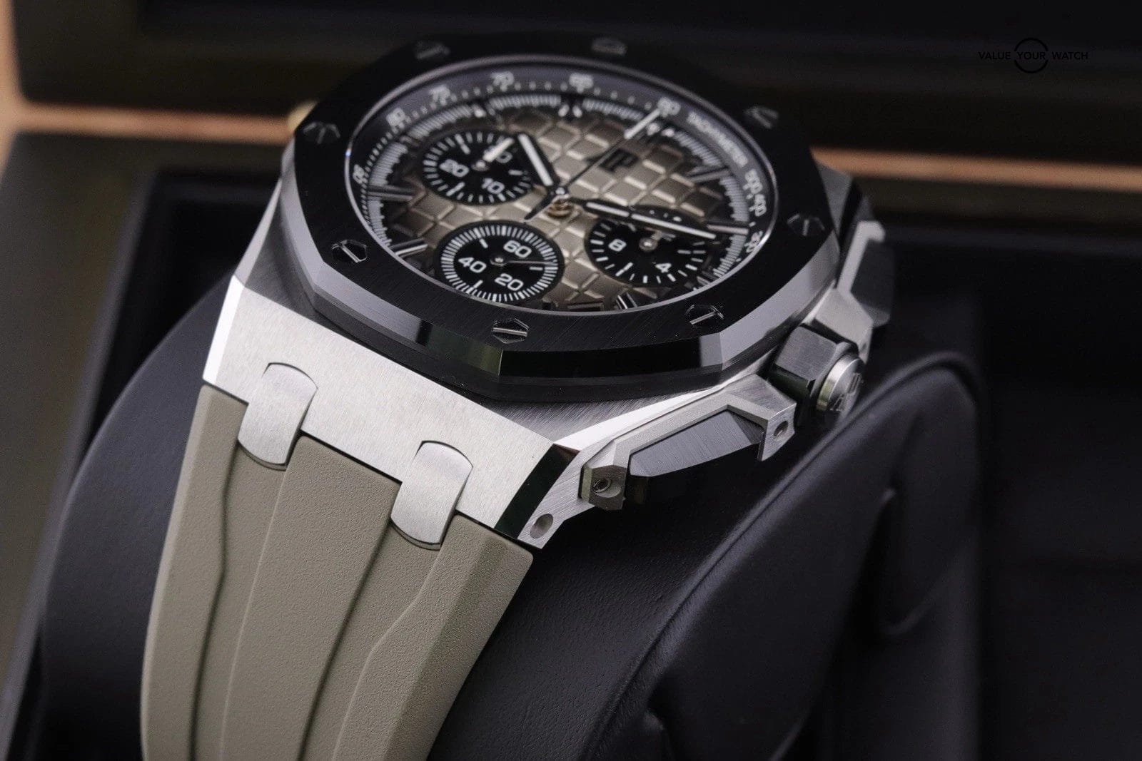 NEW Audemars Piguet Royal Oak Offshore Chrono Smoked Taupe 26420SO.OO.A600CA.01 - Image 10