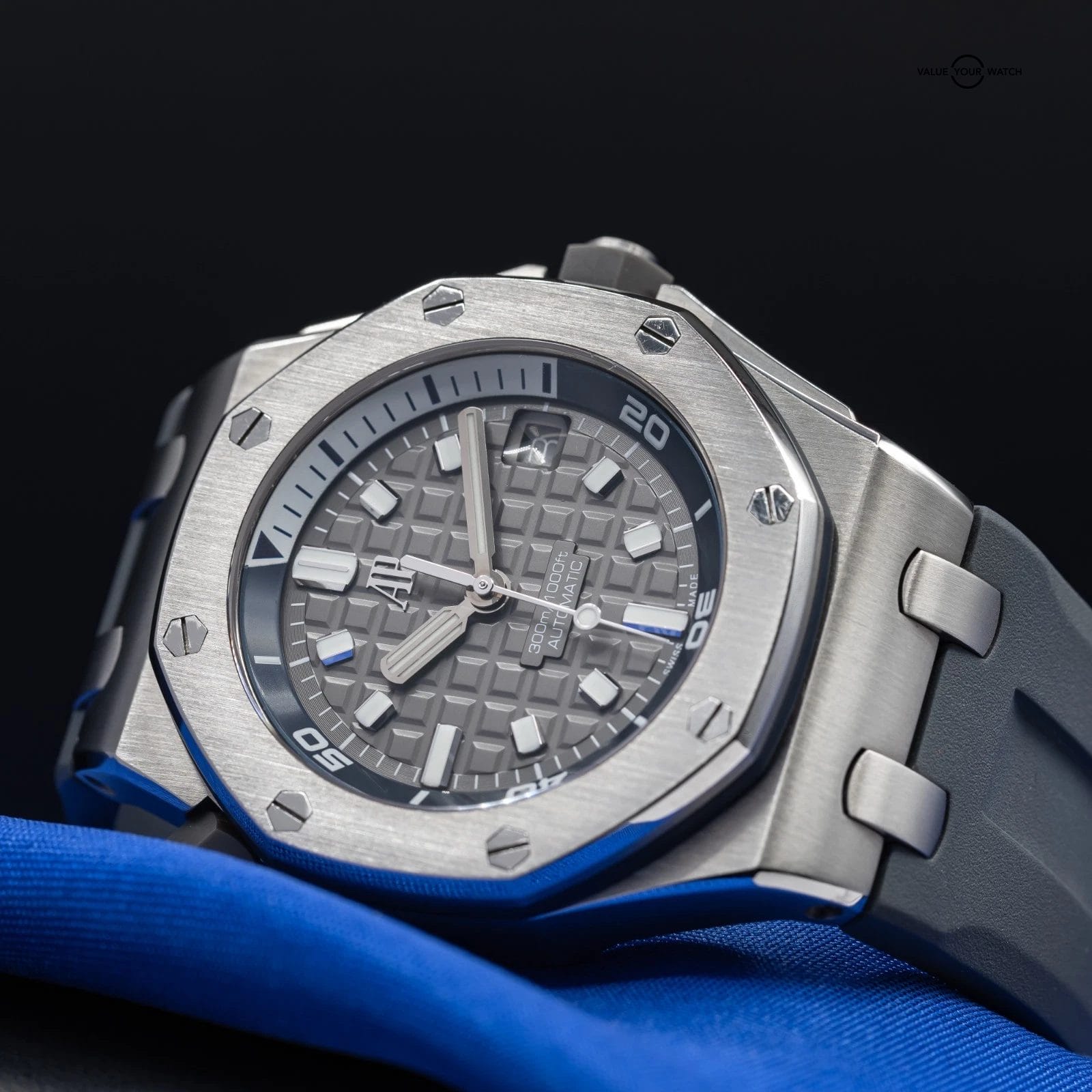 Audemars Piguet Royal Oak Offshore Diver 15720ST.OO.A009CA.01 Full Set - Image 9