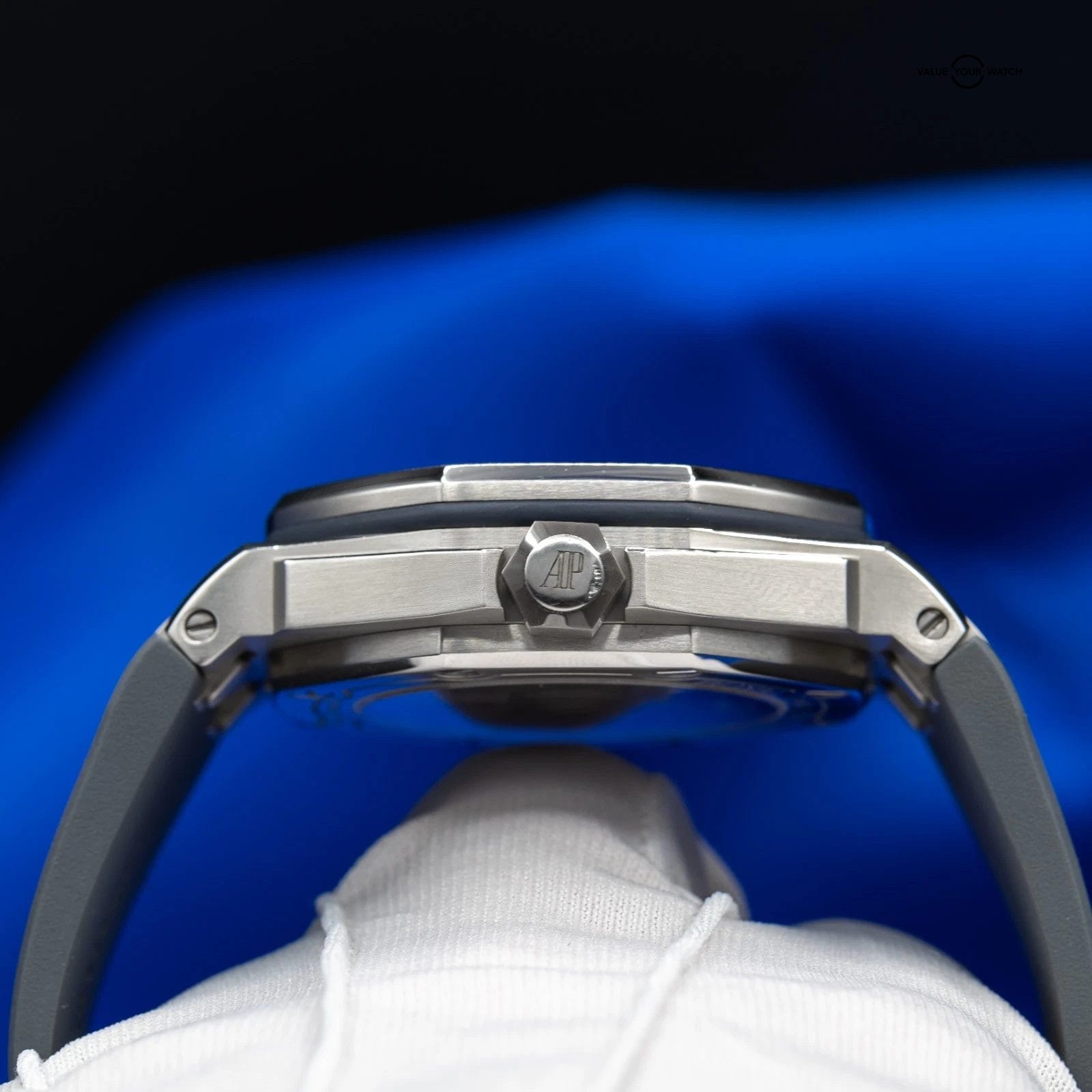 Audemars Piguet Royal Oak Offshore Diver 15720ST.OO.A009CA.01 Full Set - Image 15