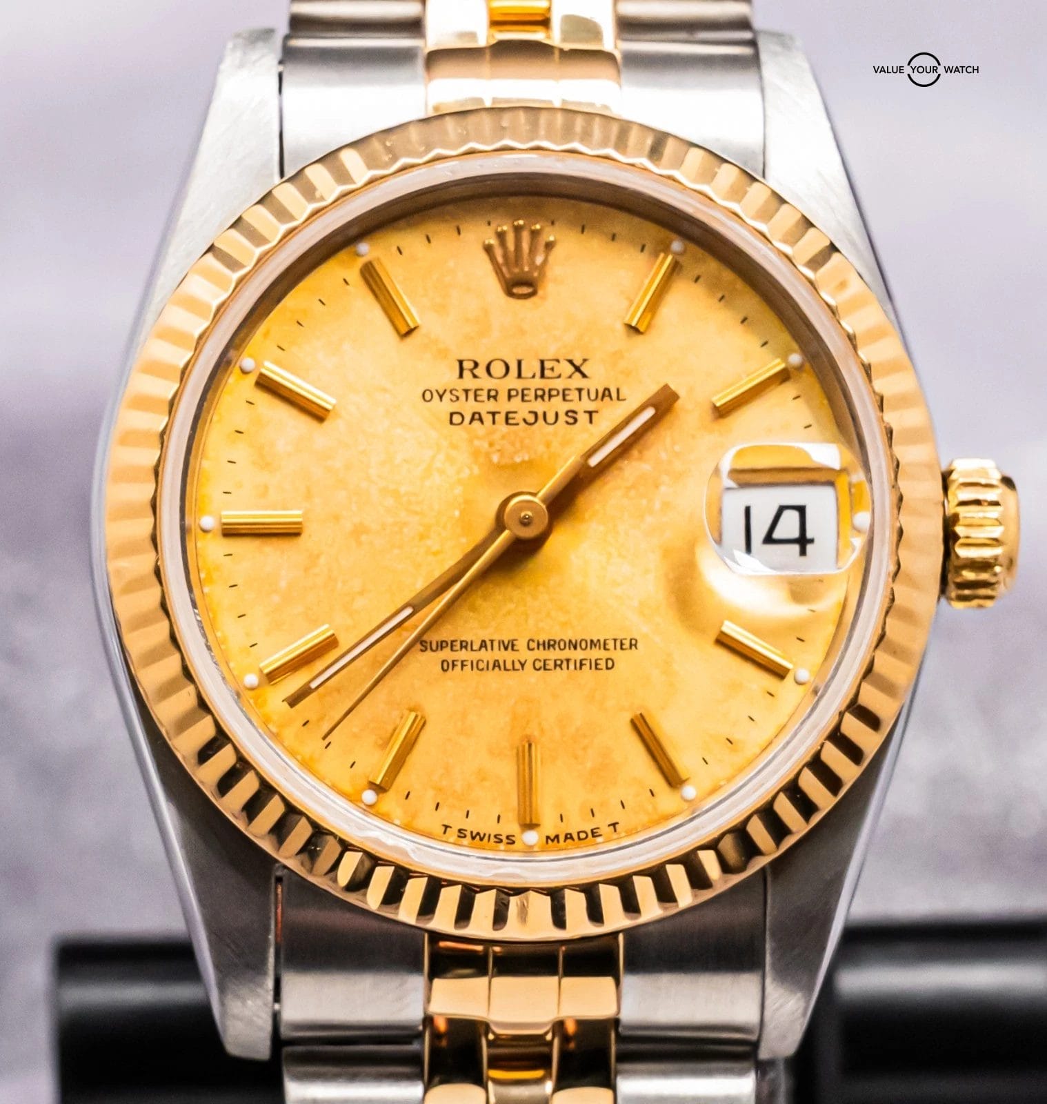 Rolex Datejust 31 mm Yellow Gold Complete Set Fluted Bezel Champagne Dial 68273