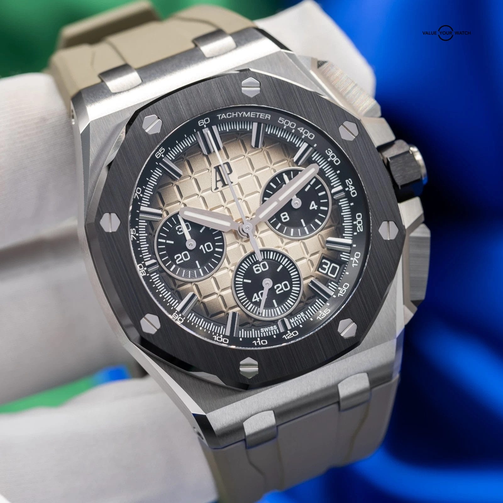 Audemars Piguet Royal Oak Chronograph 26420SO.OO.A600CA.01 NEW &UNWORN FULL SET - Image 16