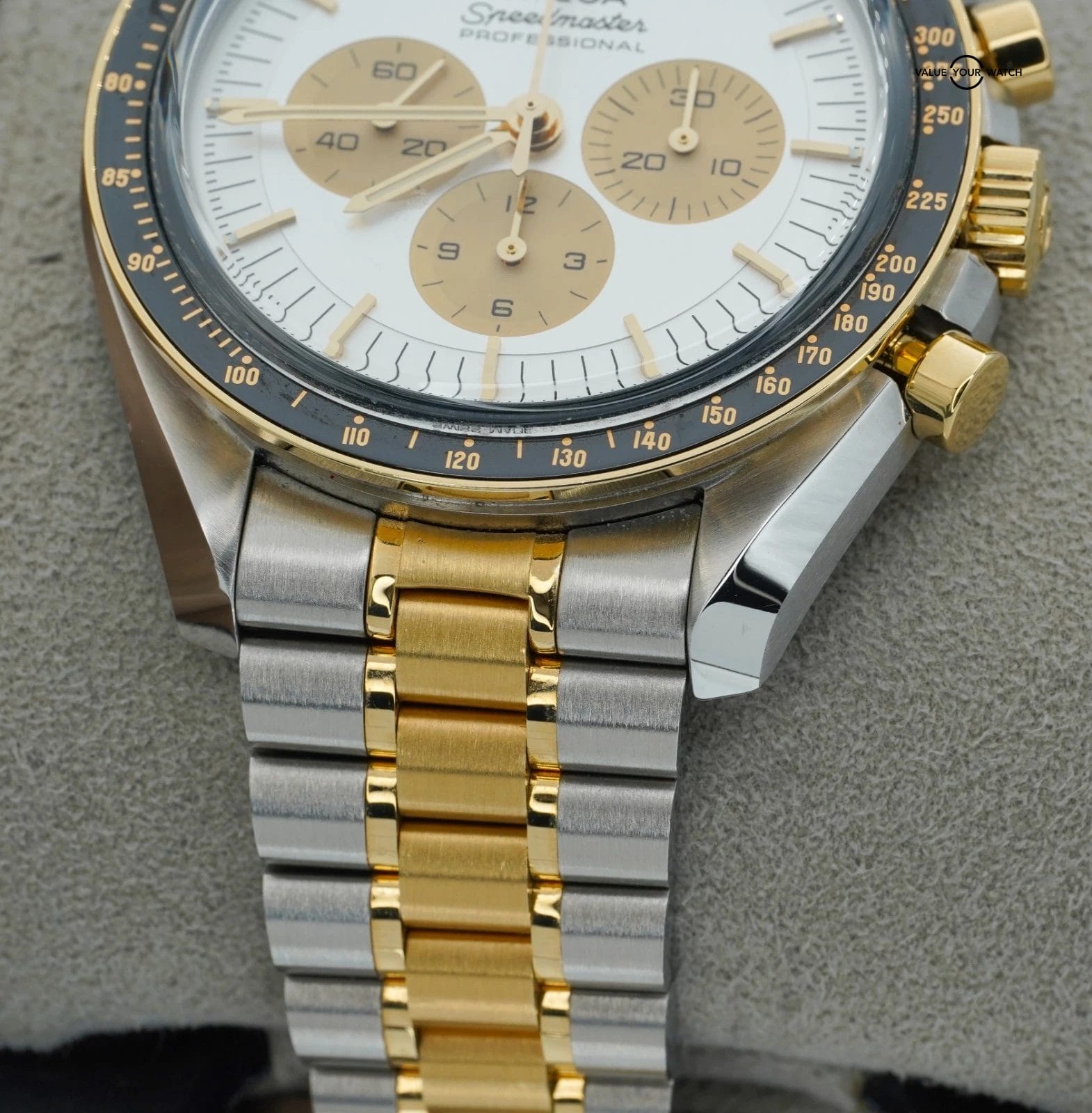 Omega Speedmaster Professional 18K Yellow Gold SS 310.20.42.50.02.001 BOX/CARDS! - Image 8