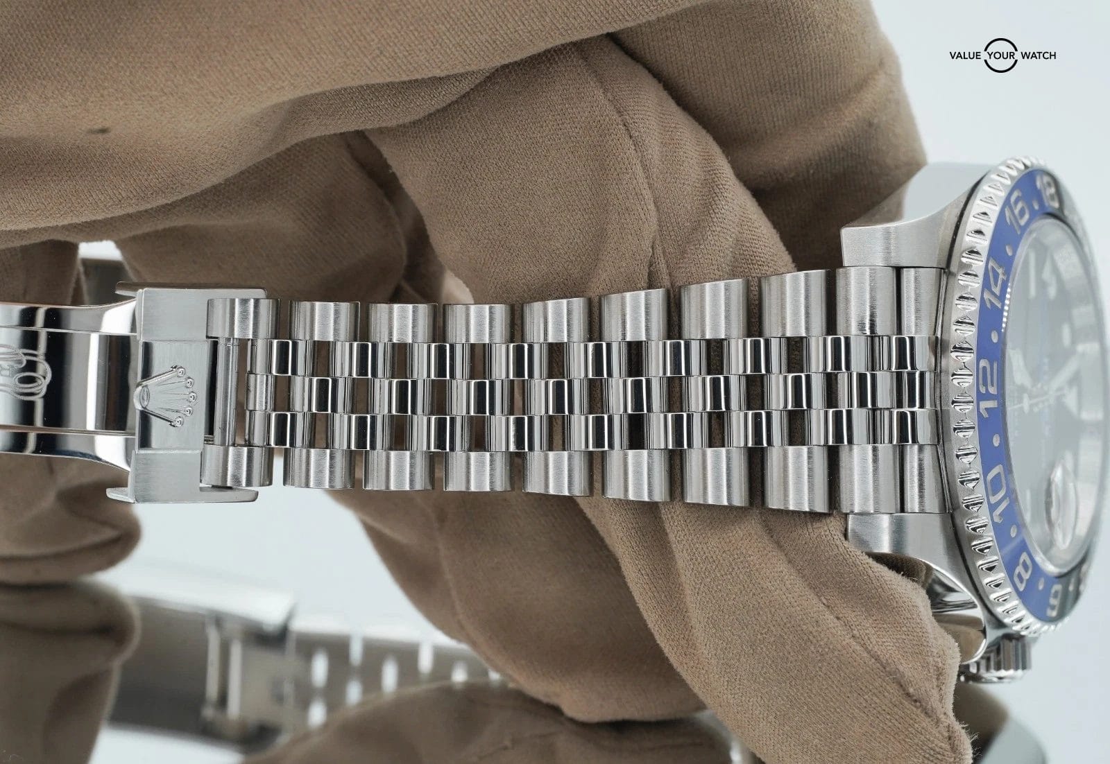 Rolex GMT Master II Batgirl Jubilee 126710BLNR BOXES/PAPERS! - Image 13