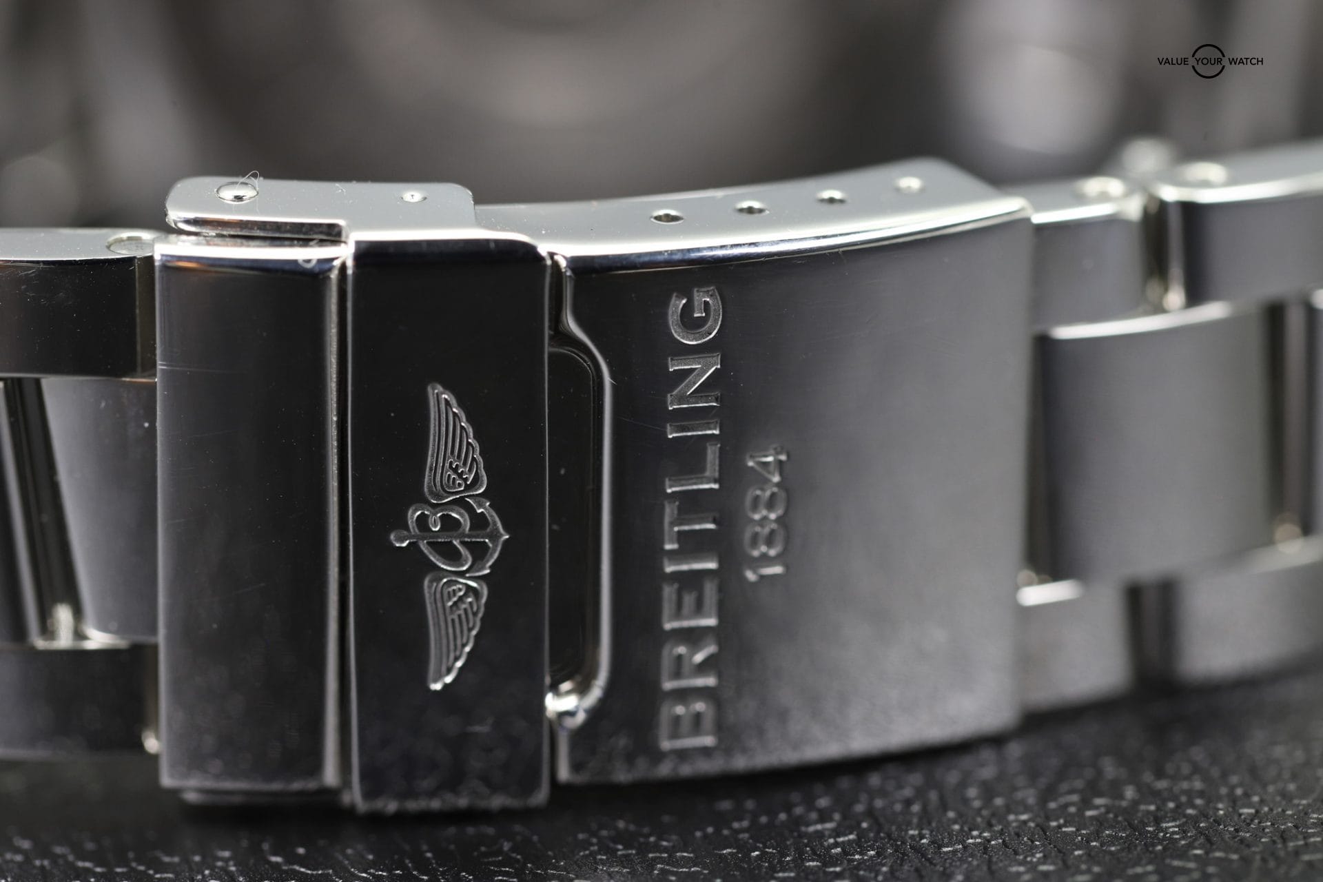 Breitling Avenger II GMT | Ref. A3239053/C872 | 43mm | OEM Diamond Bezel | Complete Set (2017) - Image 10