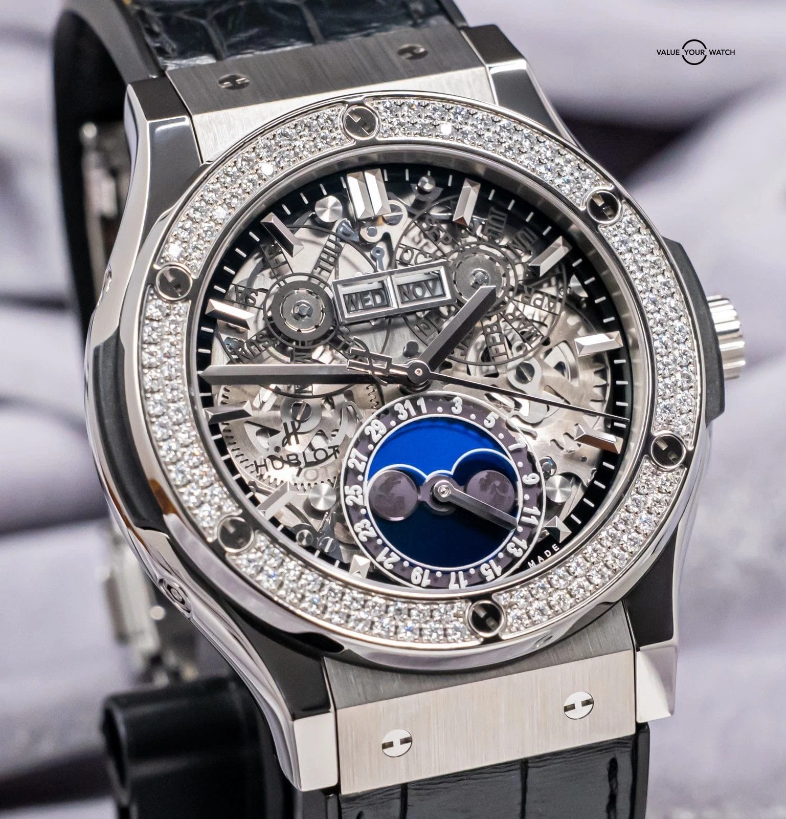 Hublot Classic Fusion Aerofusion Moonphase Diamonds 45mm 517.NX.0170.LR.1104 - Image 2