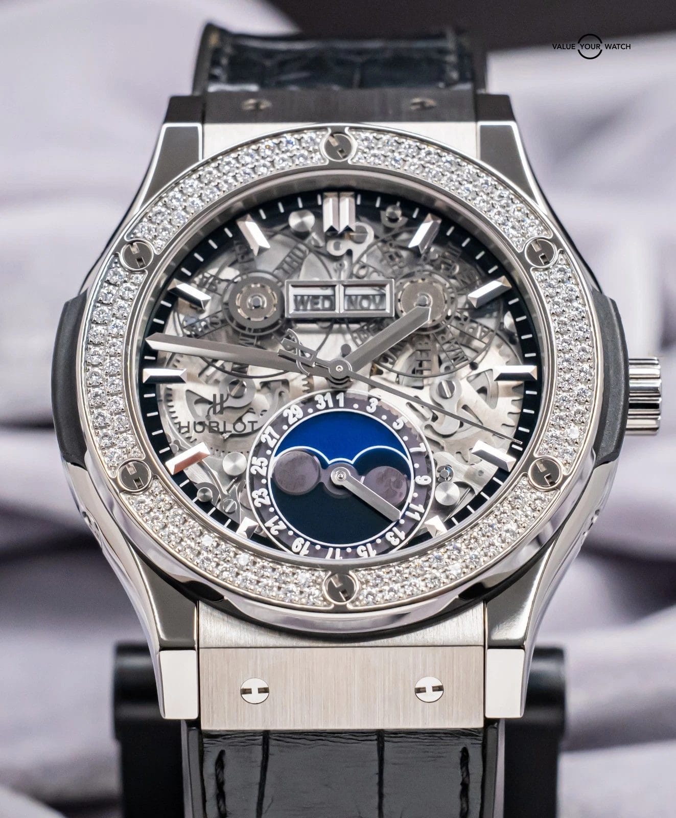 Hublot Classic Fusion Aerofusion Moonphase Diamonds 45mm 517.NX.0170.LR.1104