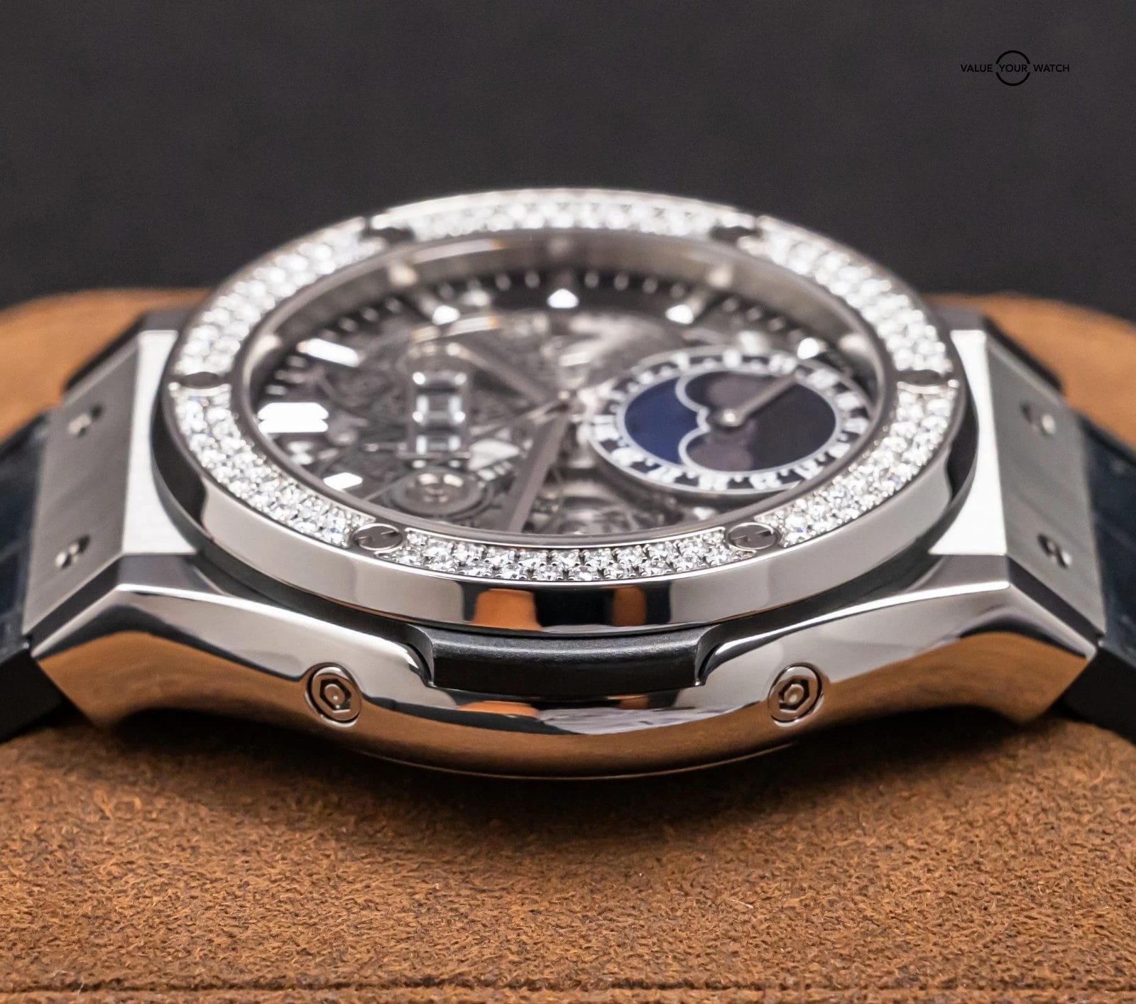 Hublot Classic Fusion Aerofusion Moonphase Diamonds 45mm 517.NX.0170.LR.1104 - Image 12