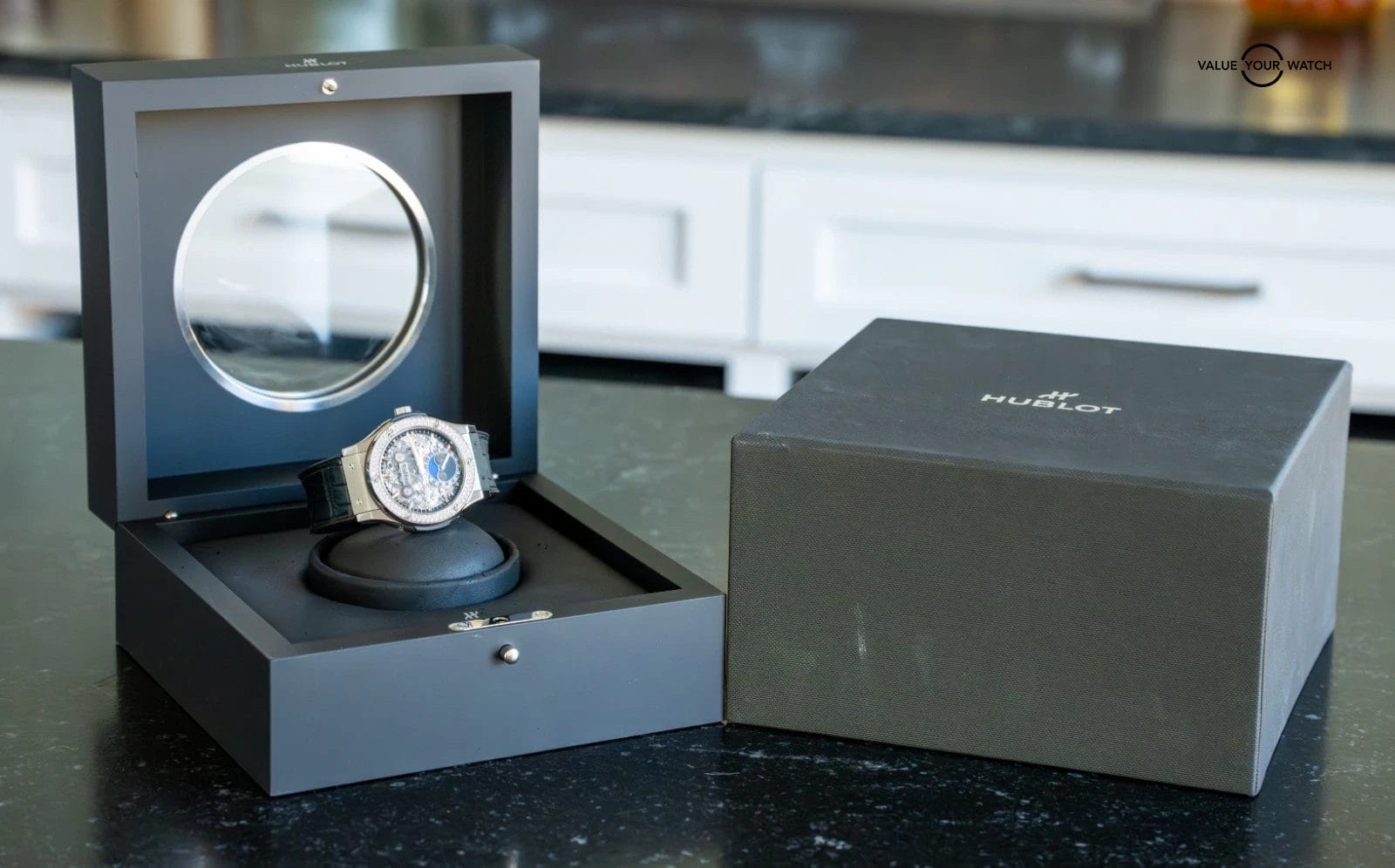 Hublot Classic Fusion Aerofusion Moonphase Diamonds 45mm 517.NX.0170.LR.1104 - Image 19