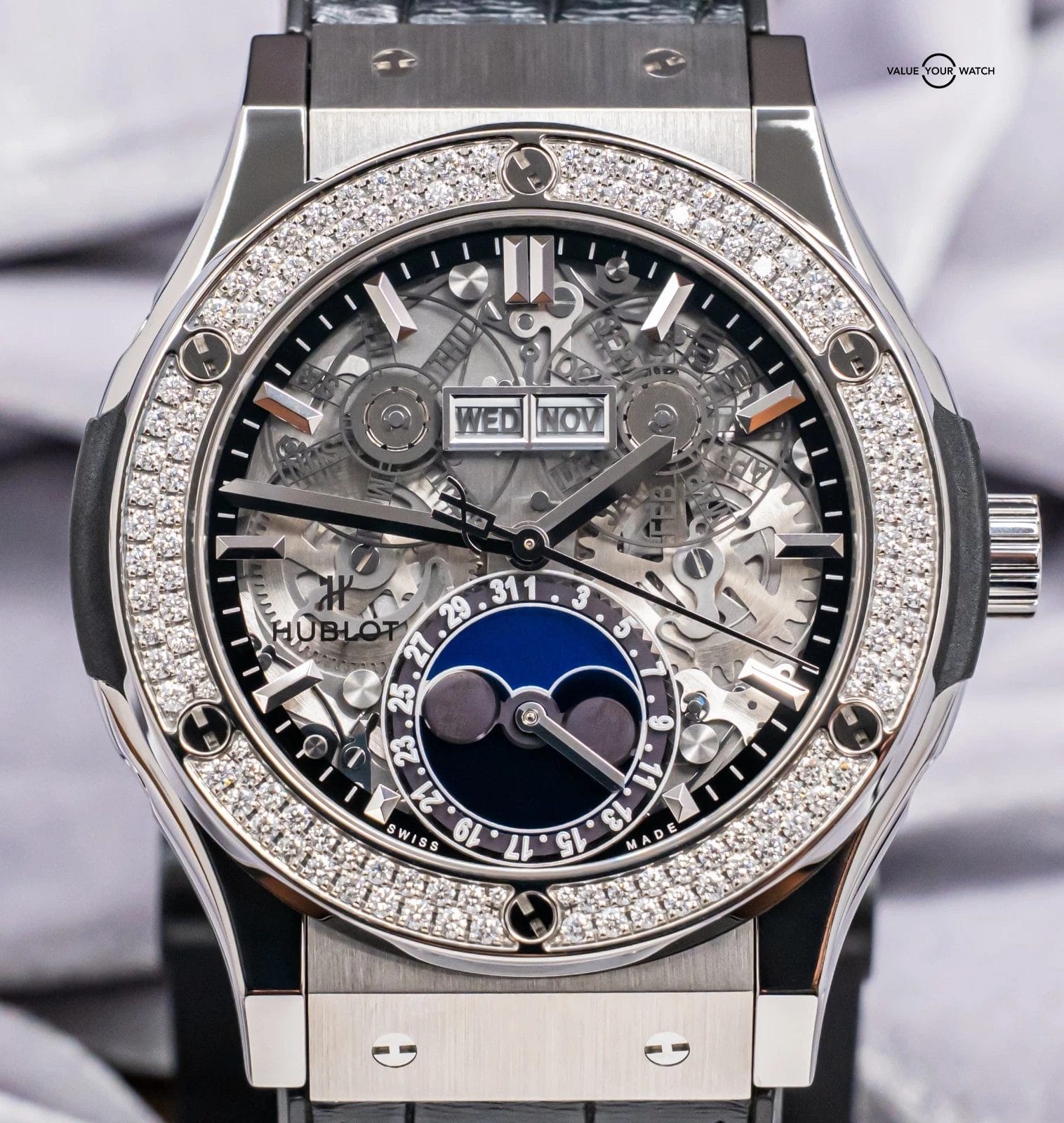 Hublot Classic Fusion Aerofusion Moonphase Diamonds 45mm 517.NX.0170.LR.1104 - Image 22