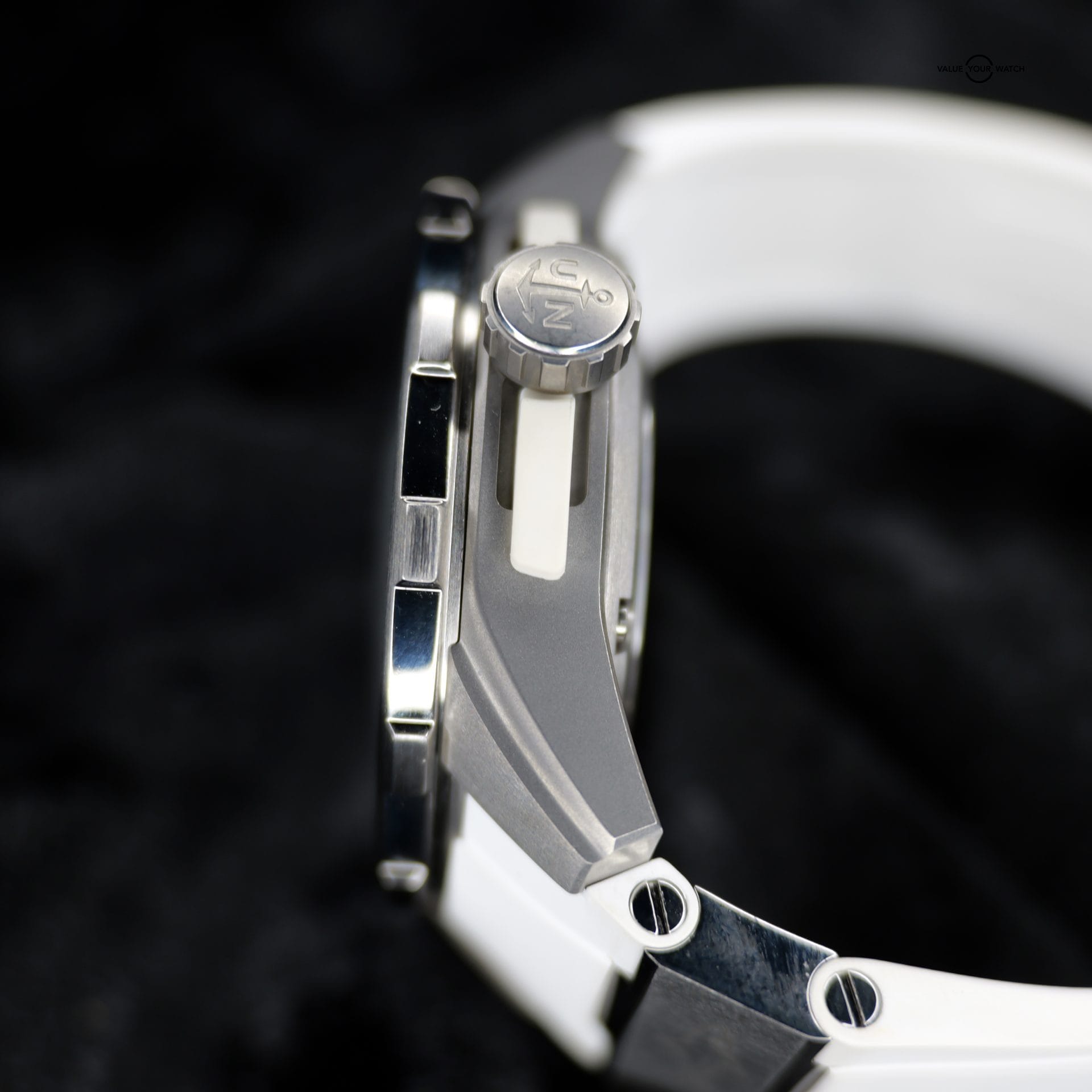 Ulysse Nardin Diver Chronometer Great White Limited Edition 1183-170LE-3/90-GW 44MM Titanium Grey Dial WARRANTY - Image 7