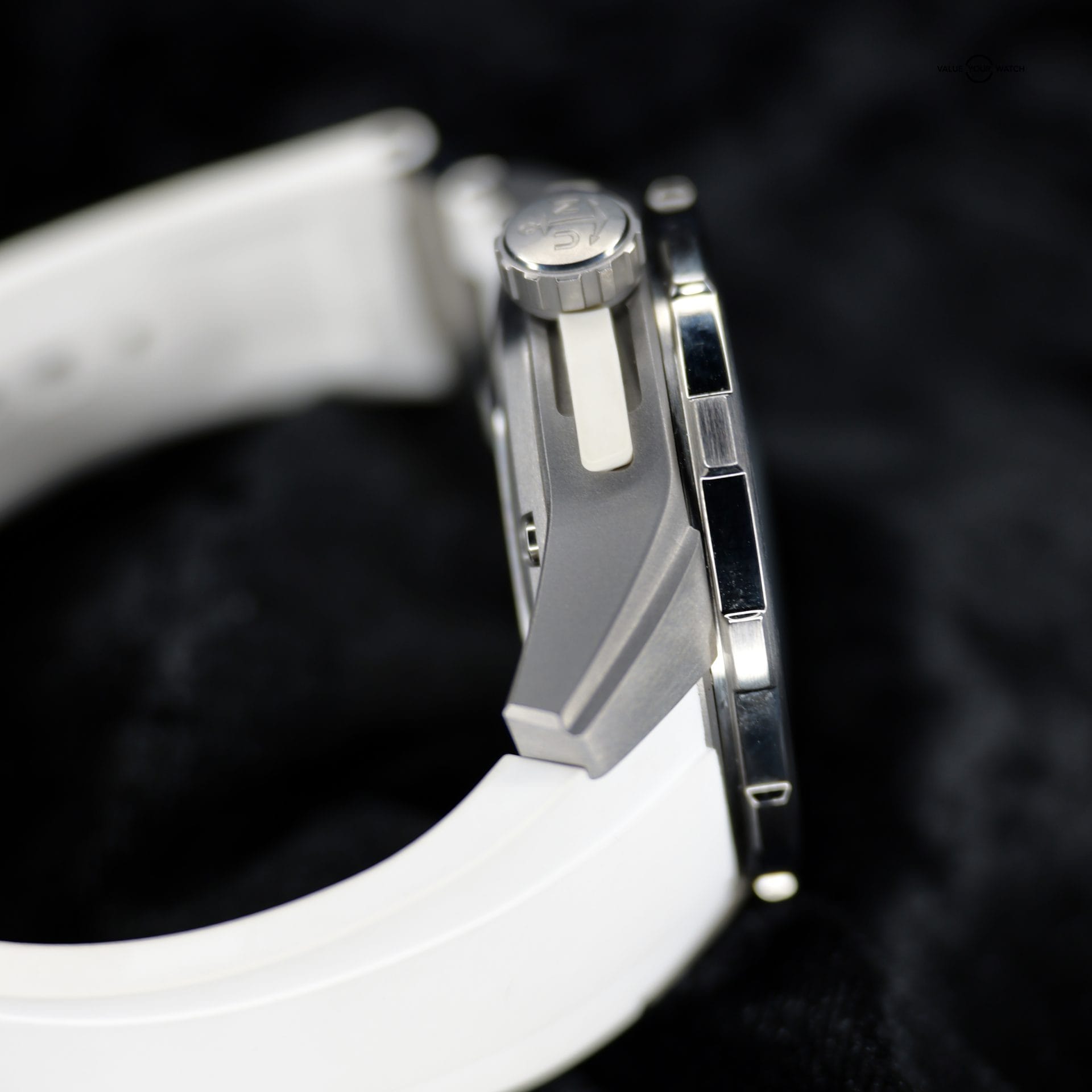 Ulysse Nardin Diver Chronometer Great White Limited Edition 1183-170LE-3/90-GW 44MM Titanium Grey Dial WARRANTY - Image 8