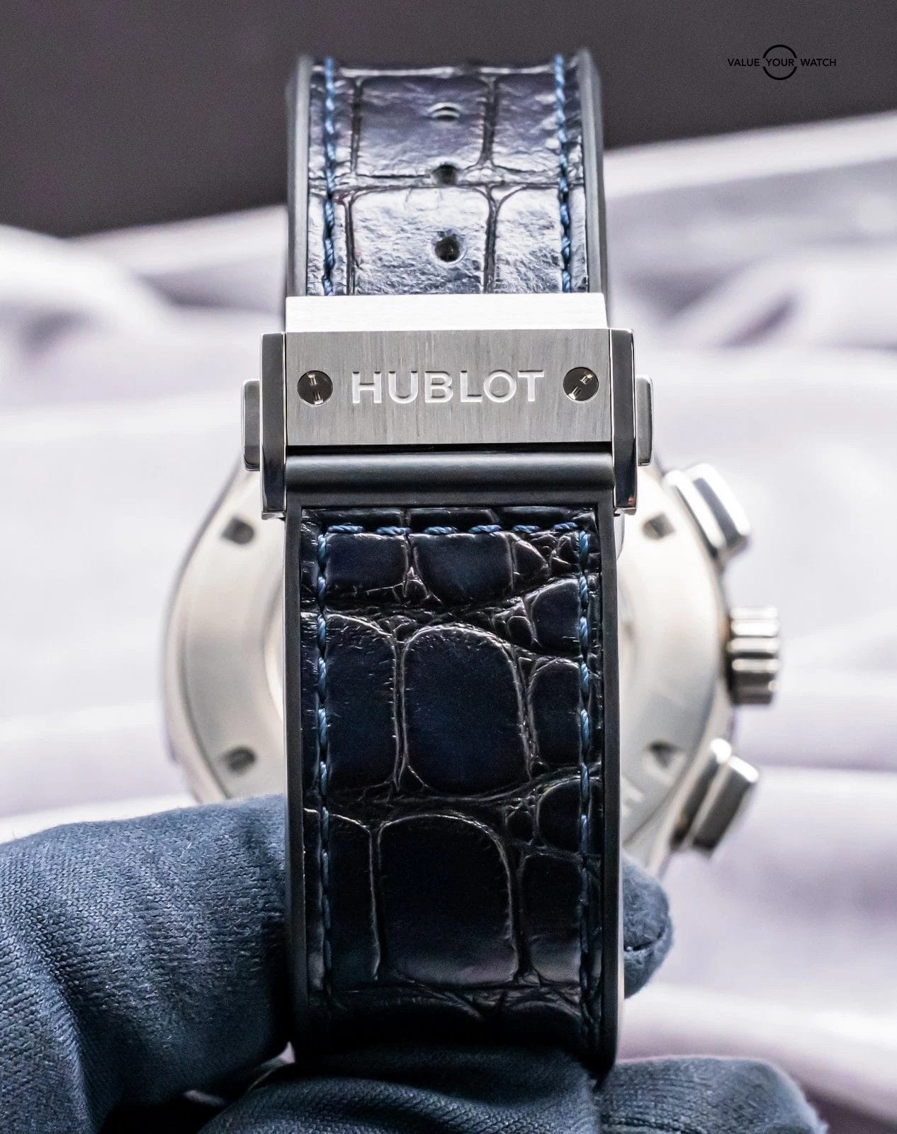 Hublot Classic Fusion Chronograph Titanium Deep Blue 45 mm Deploy 521.NX.6670.LR - Image 4