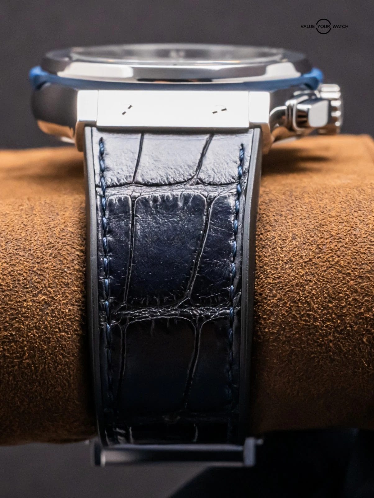 Hublot Classic Fusion Chronograph Titanium Deep Blue 45 mm Deploy 521.NX.6670.LR - Image 6