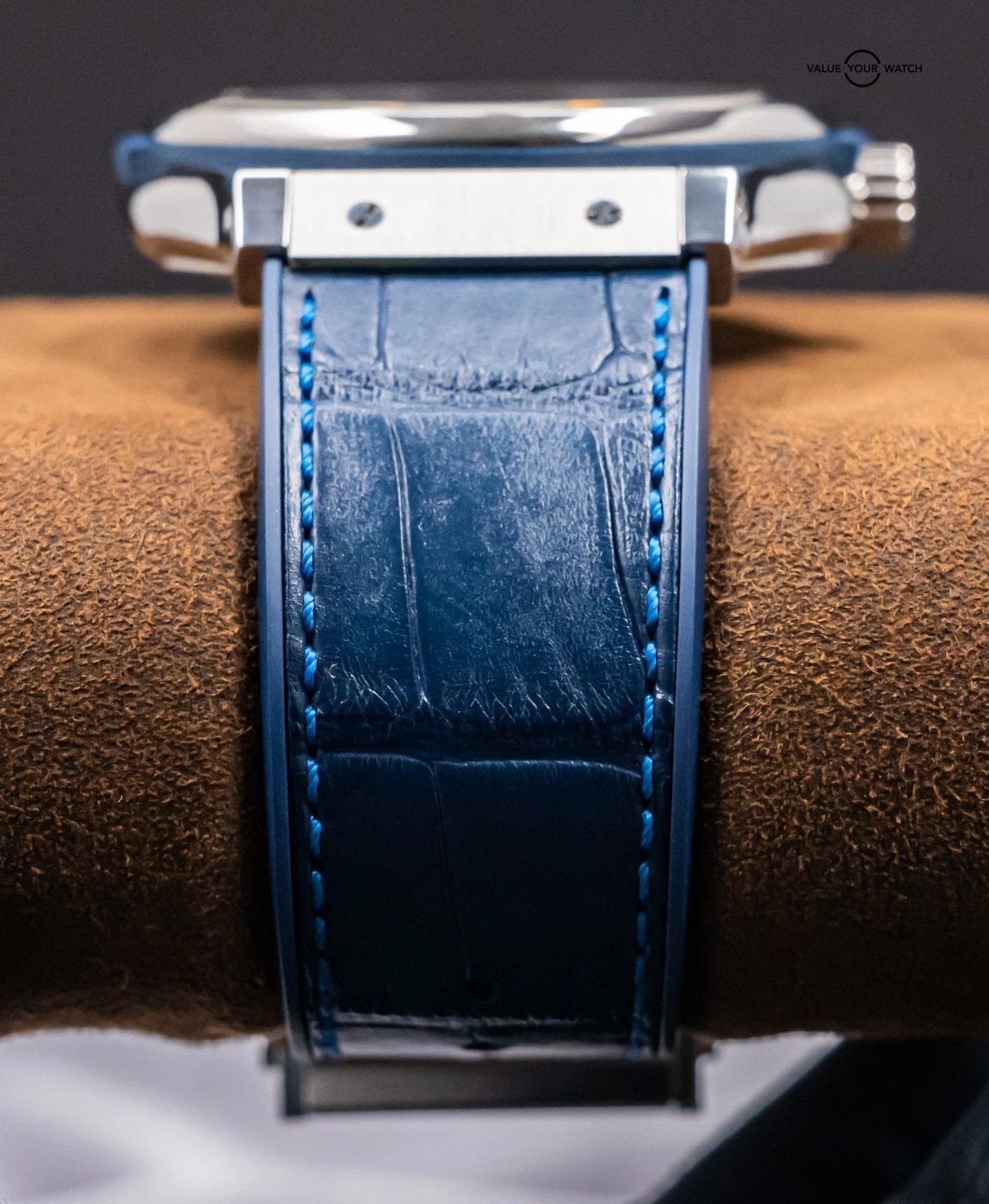 Hublot Classic Fusion Titanium Blue 45mm Alligator Deploy 511.NX.7170.LR - Image 10