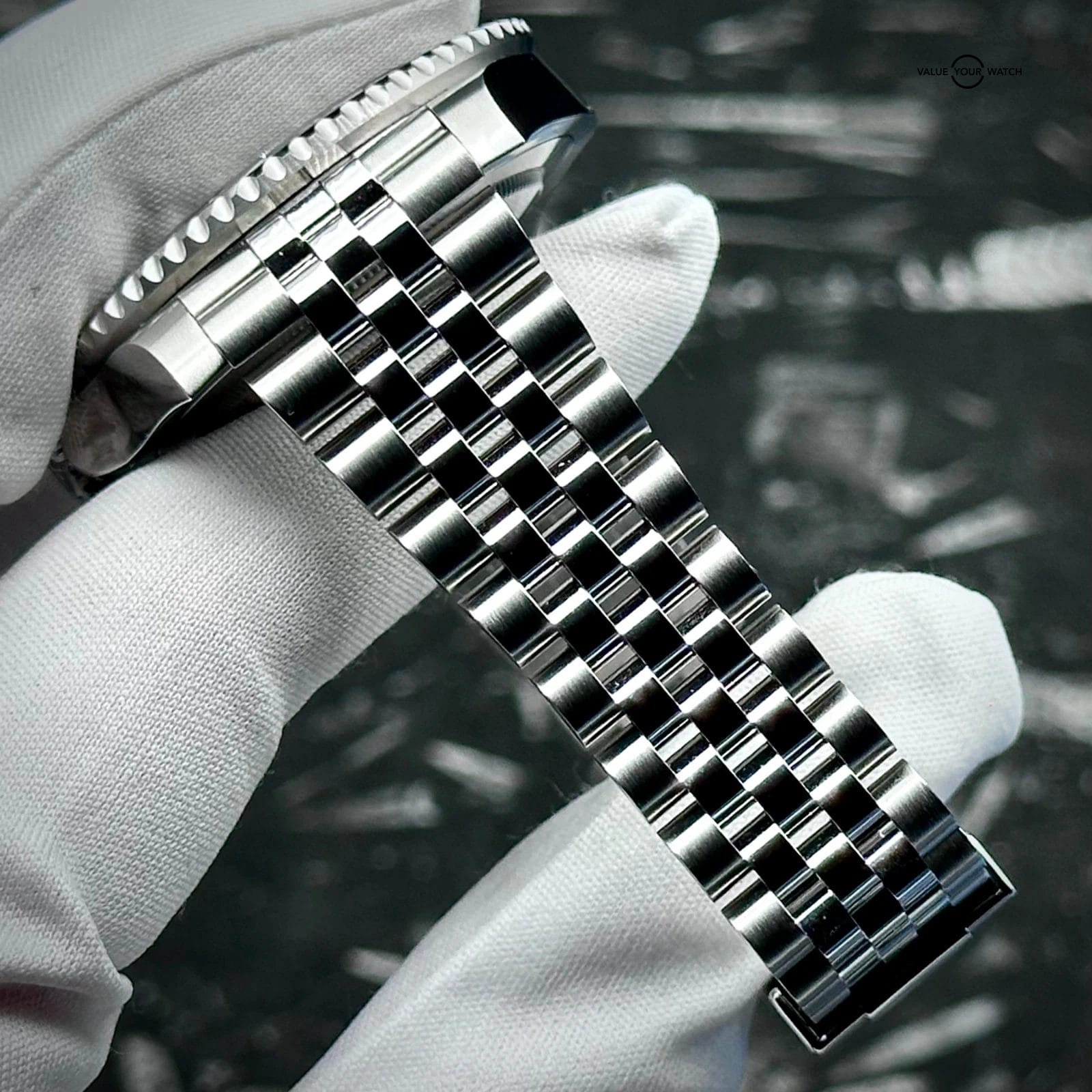 Rolex GMT-Master II Bruce Wayne Jubilee 126710GRNR Sep2024 Unworn Complete Black - Image 12