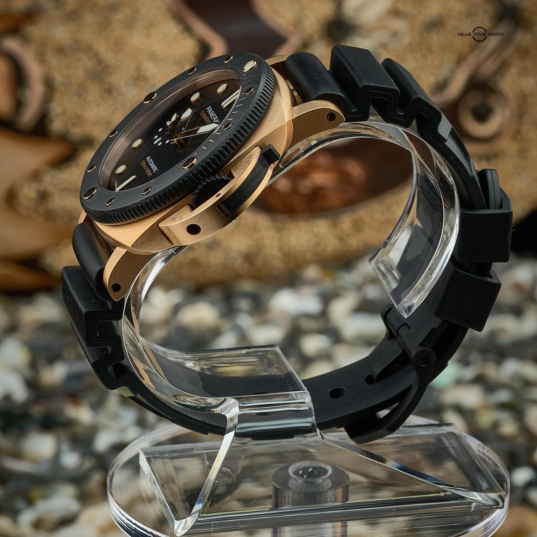 Panerai Submersible 44mm Goldtech Orocarbo PAM02070 with Box & Papers - Image 8