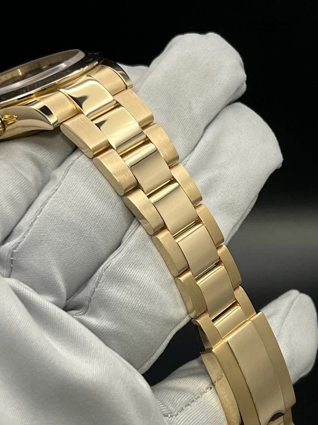 Rolex Daytona 116508 Black Dial 18k Gold Watch. Full Set Factory Warranty 2021 - Image 4