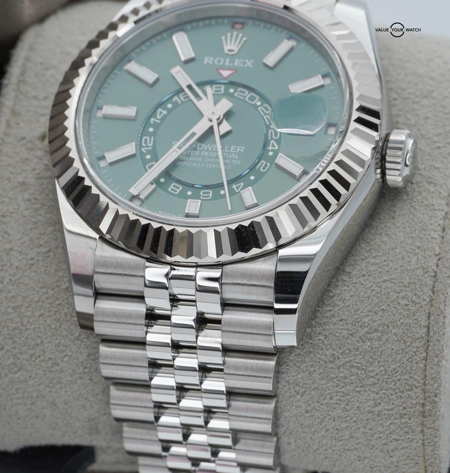 2025 Rolex Sky-Dweller 42mm 336934 Stainless Steel Jubilee Green Dial - Image 13