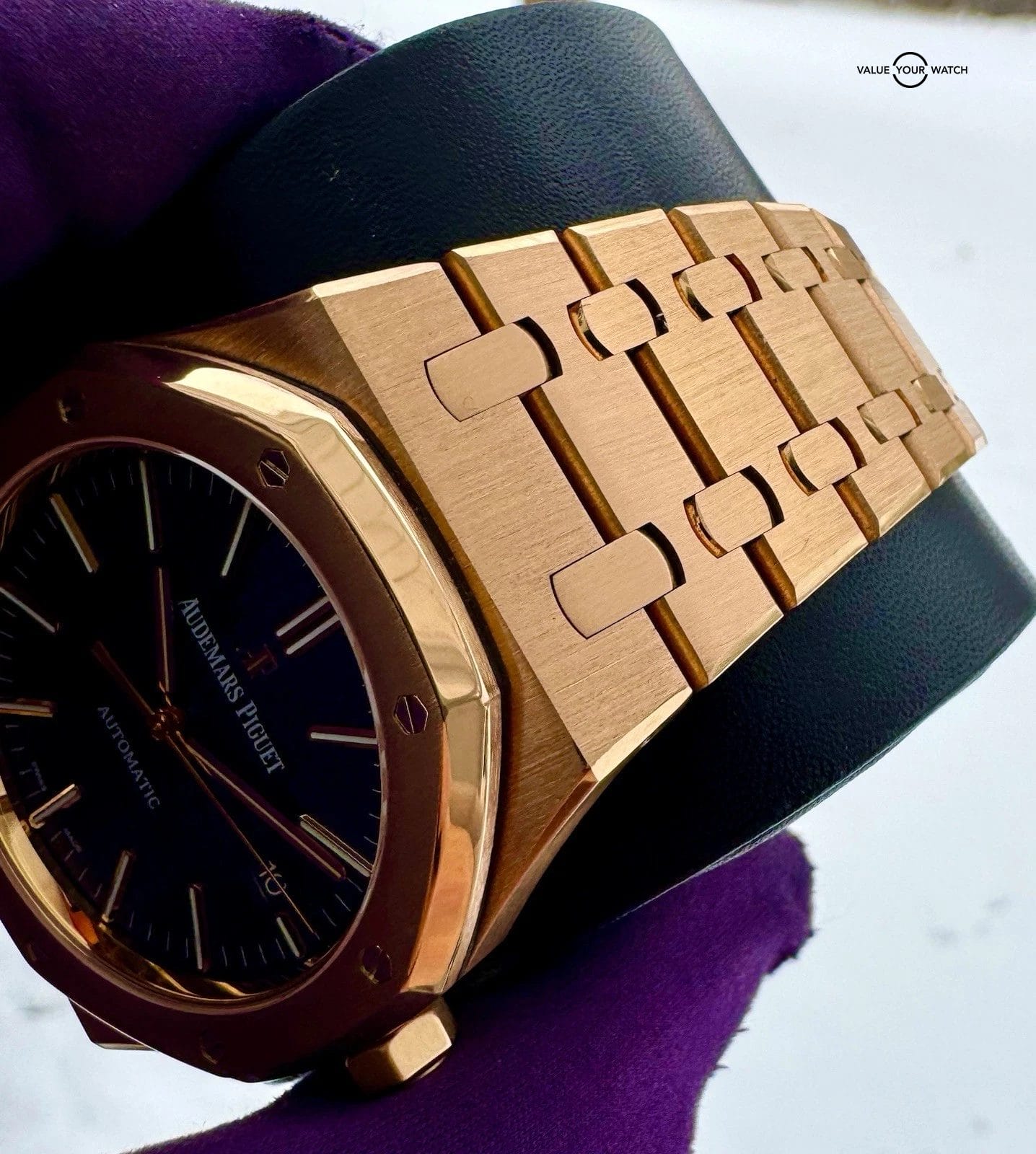 Audemars Piguet Royal Oak Blue Dial Rose Gold - 15400OR.OO.1220OR.03 - Image 3