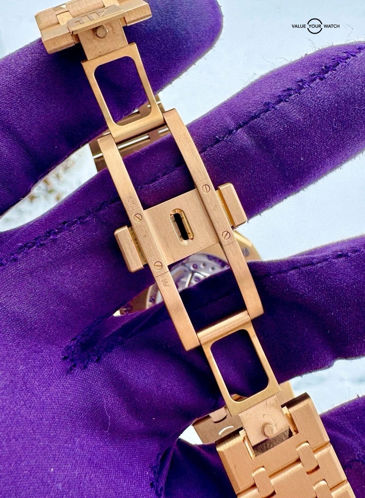 Audemars Piguet Royal Oak Blue Dial Rose Gold - 15400OR.OO.1220OR.03 - Image 8