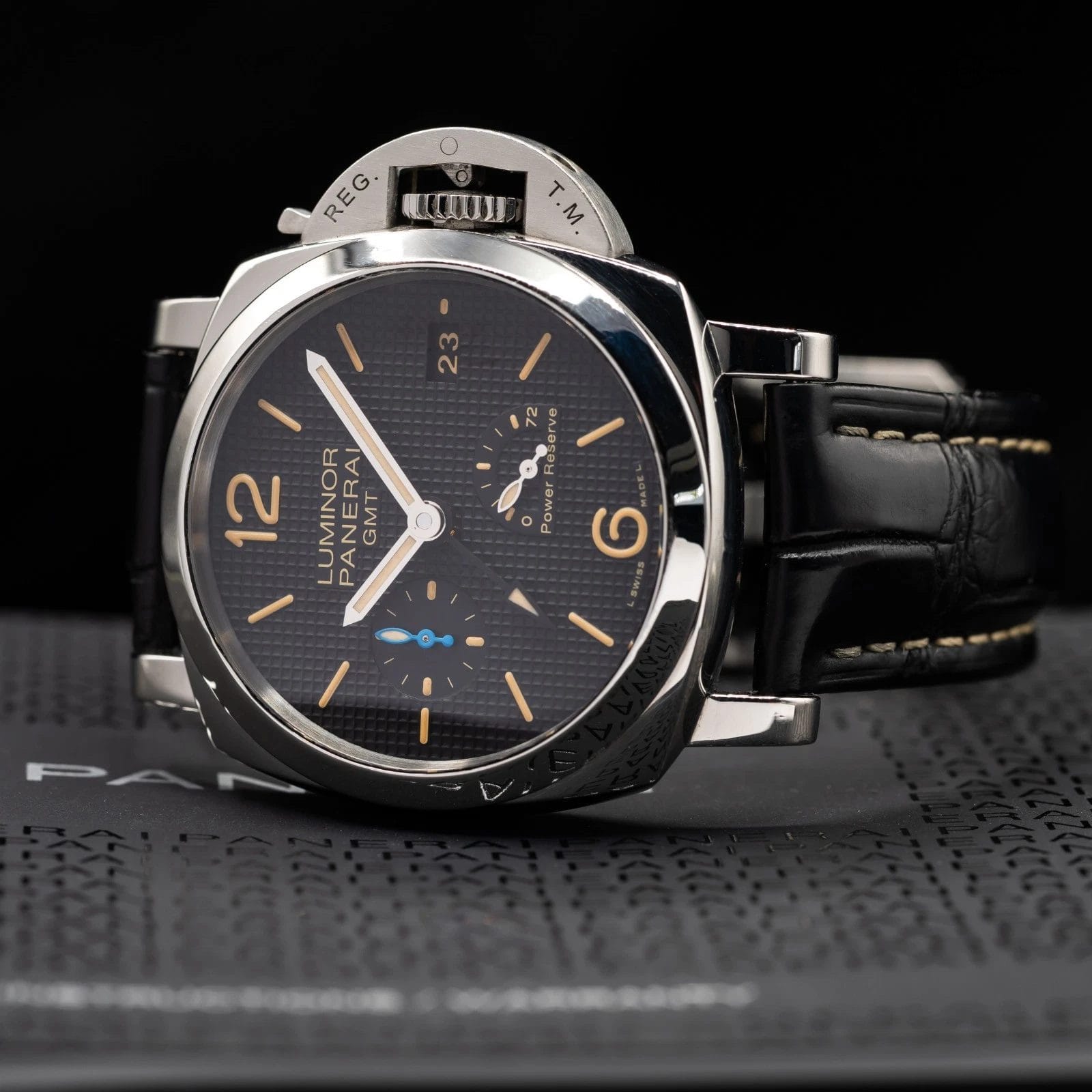 Panerai Luminor Marina GMT 3 Days 1950, 42mm Steel with papers Ref. PAM01537 - Image 3