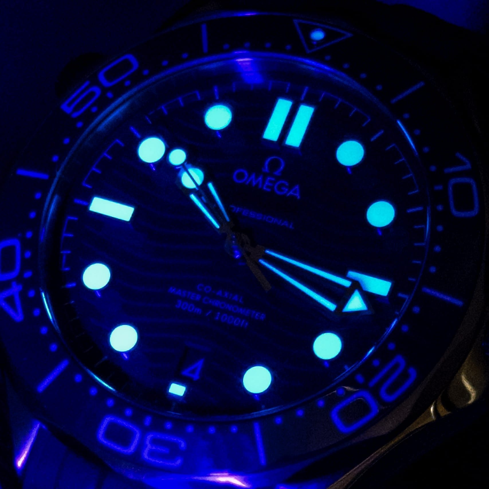 2023 OMEGA SEAMASTER 300M 42MM GREY 210.32.42.20.06.001 B&P Warranty to 11/2028 - Image 5