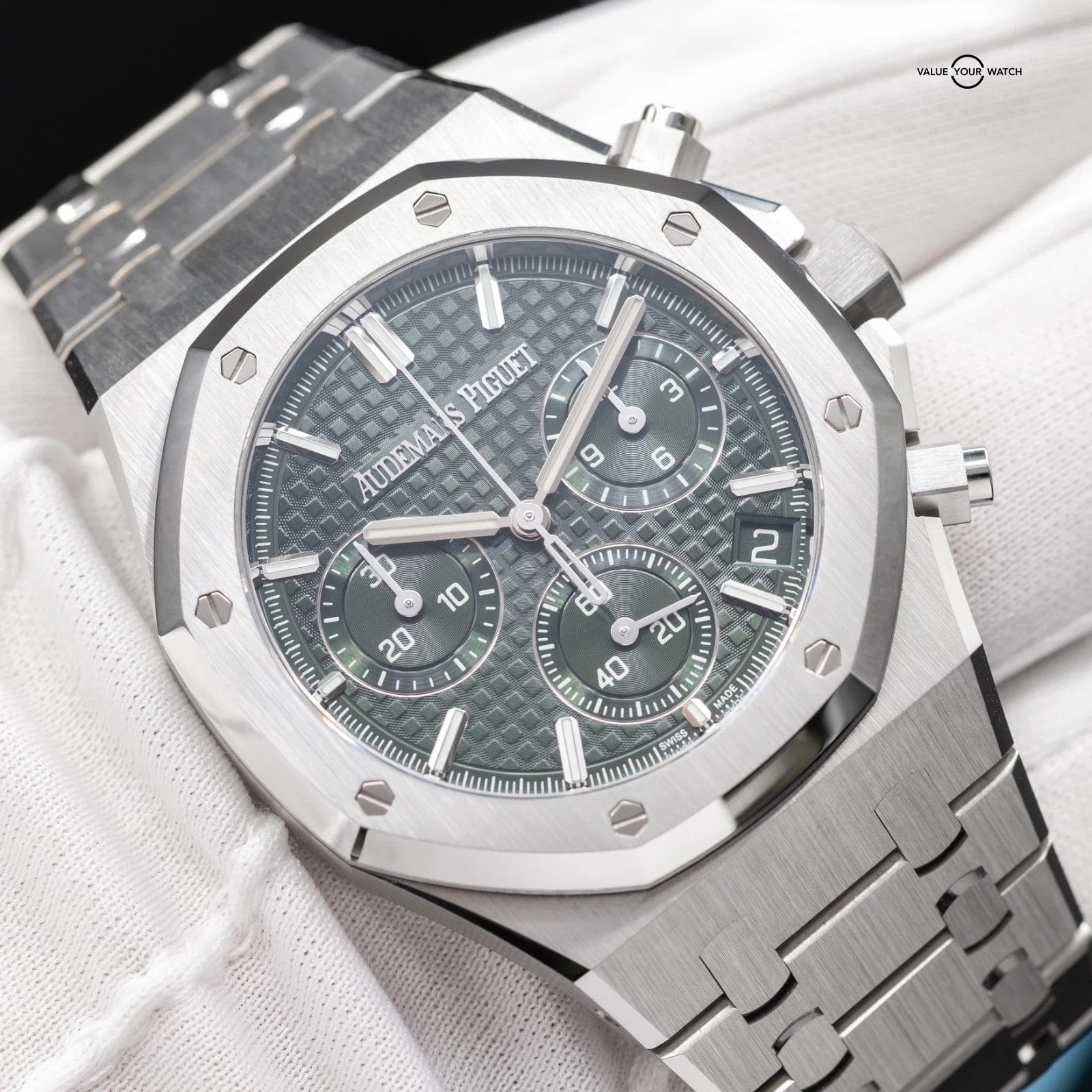 NEW ! Audemars Piguet Royal Oak Chronograph Green Men's 26240ST.OO.1320ST.08 - Image 12