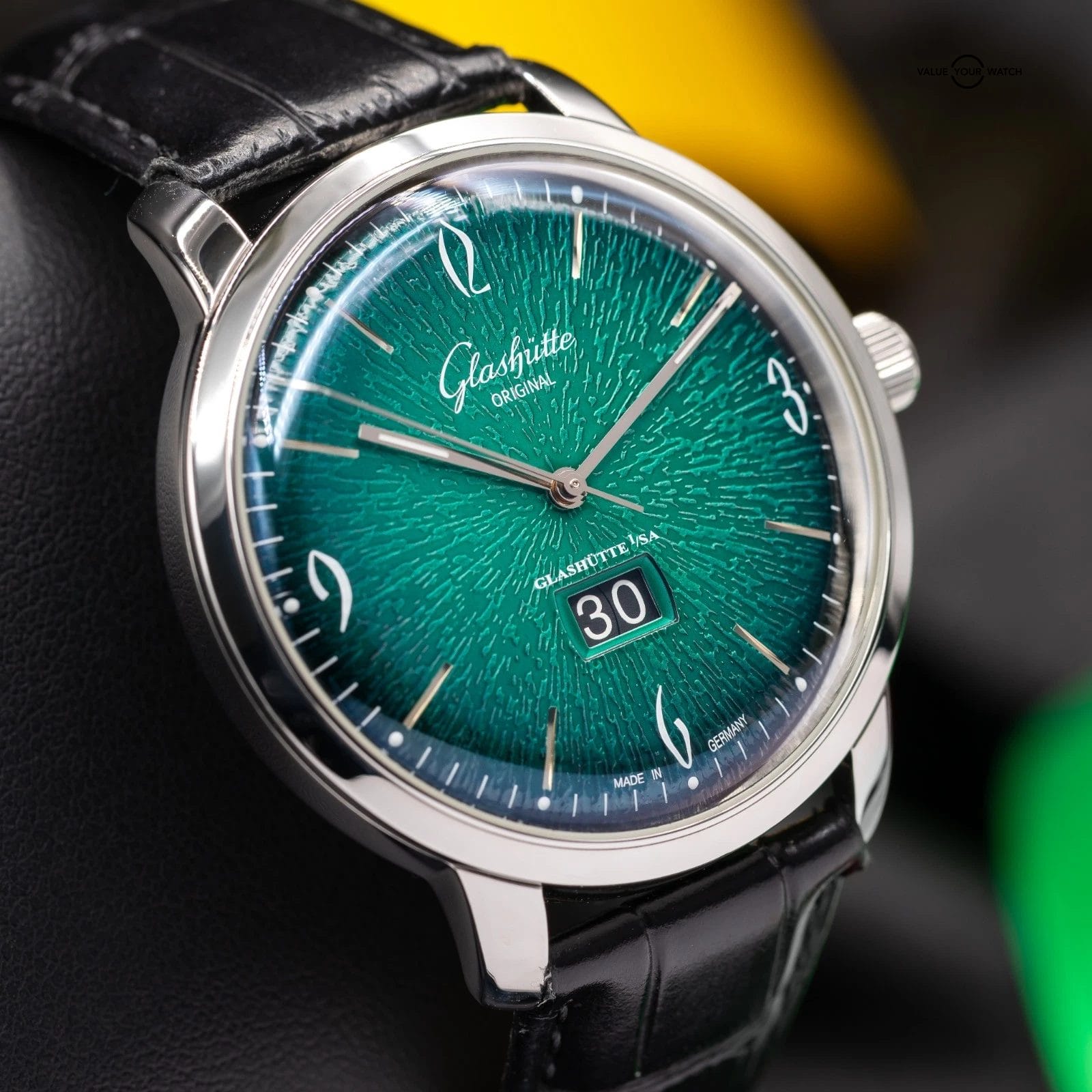 Glashutte Original Sixties Panorama Date Green Dial ref. 2-39-47-04-02-01