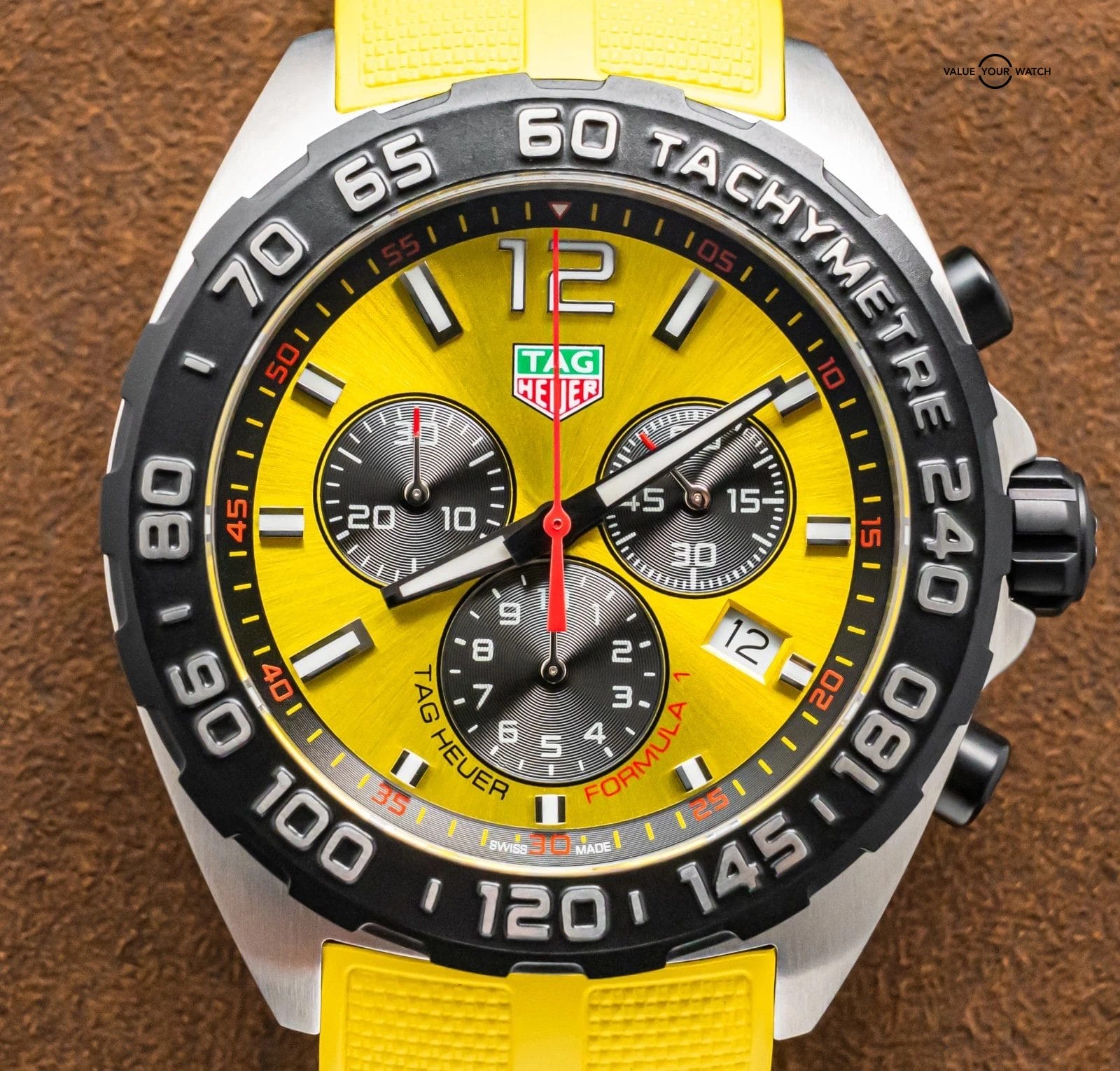 Tag Heuer Formula 1 Chronograph 43 mm Yellow Dial Complete 2023 CAZ101AM.FT8054 - Image 6